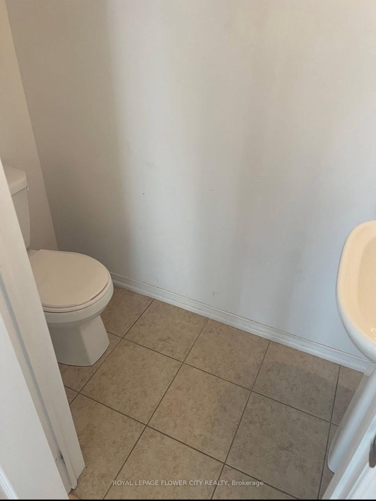 Photo 18 of Unit 9, 2488 Post Road, Oakville, River Oaks — HOMEH