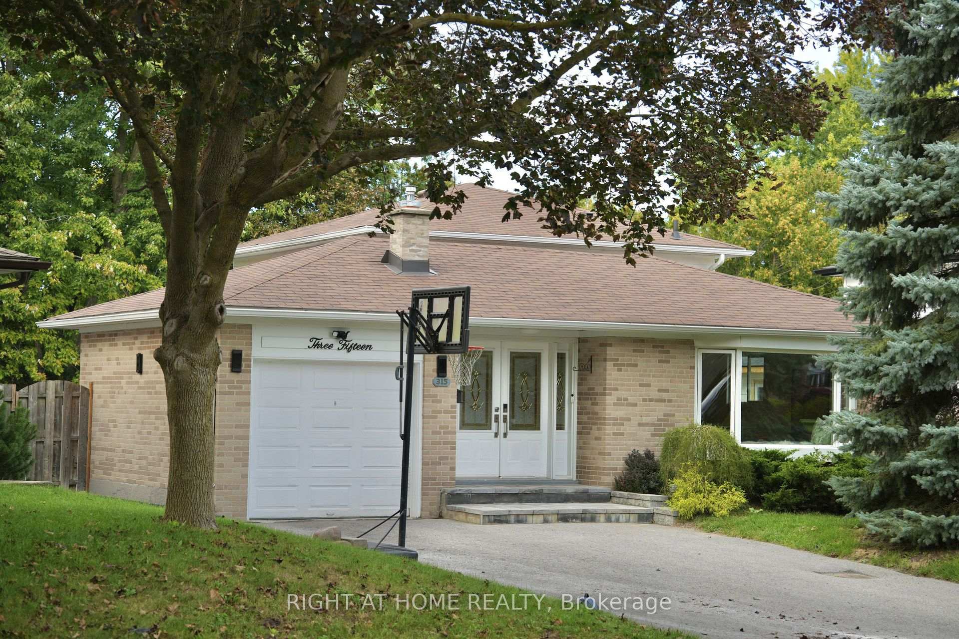 Photo of 315 Roywood Crescent