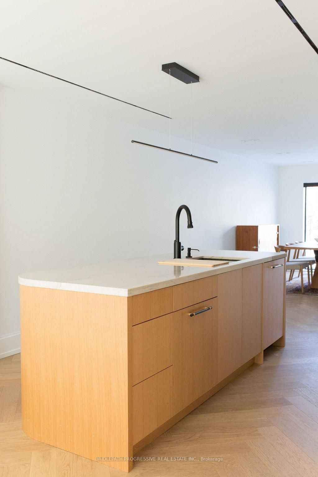 Photo 5 of 127 Glenvale Boulevard, Toronto, Leaside — HOMEH