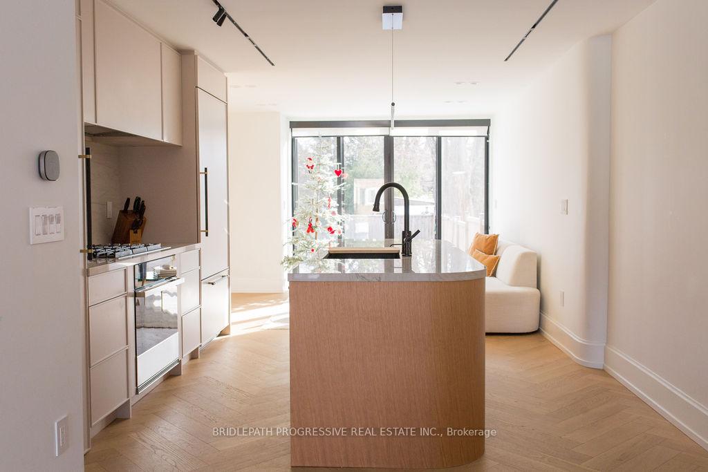 Photo 7 of 127 Glenvale Boulevard, Toronto, Leaside — HOMEH