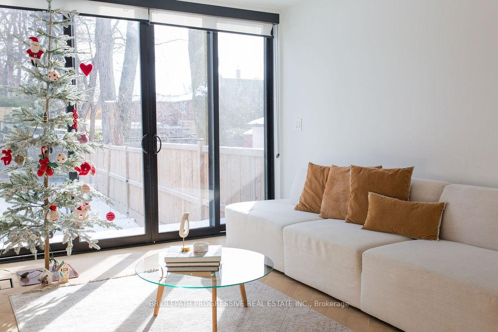 Photo 11 of 127 Glenvale Boulevard, Toronto, Leaside — HOMEH