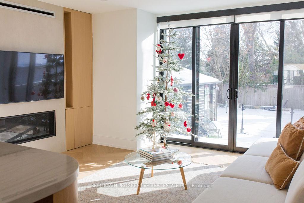Photo 12 of 127 Glenvale Boulevard, Toronto, Leaside — HOMEH