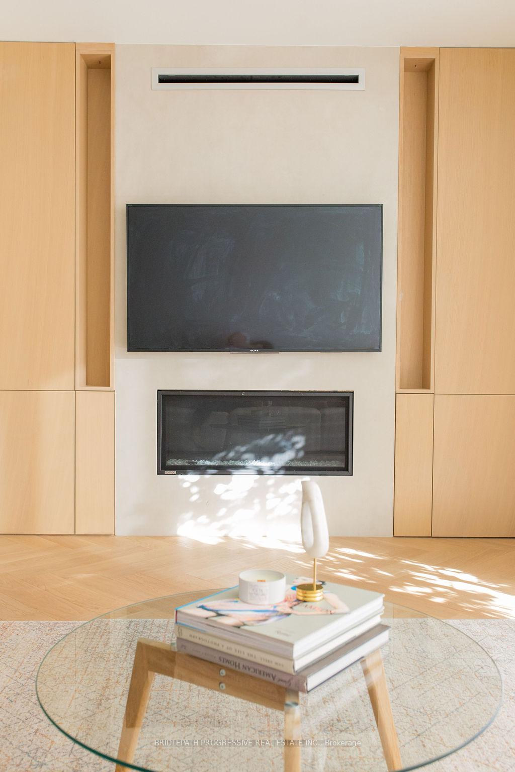 Photo 13 of 127 Glenvale Boulevard, Toronto, Leaside — HOMEH