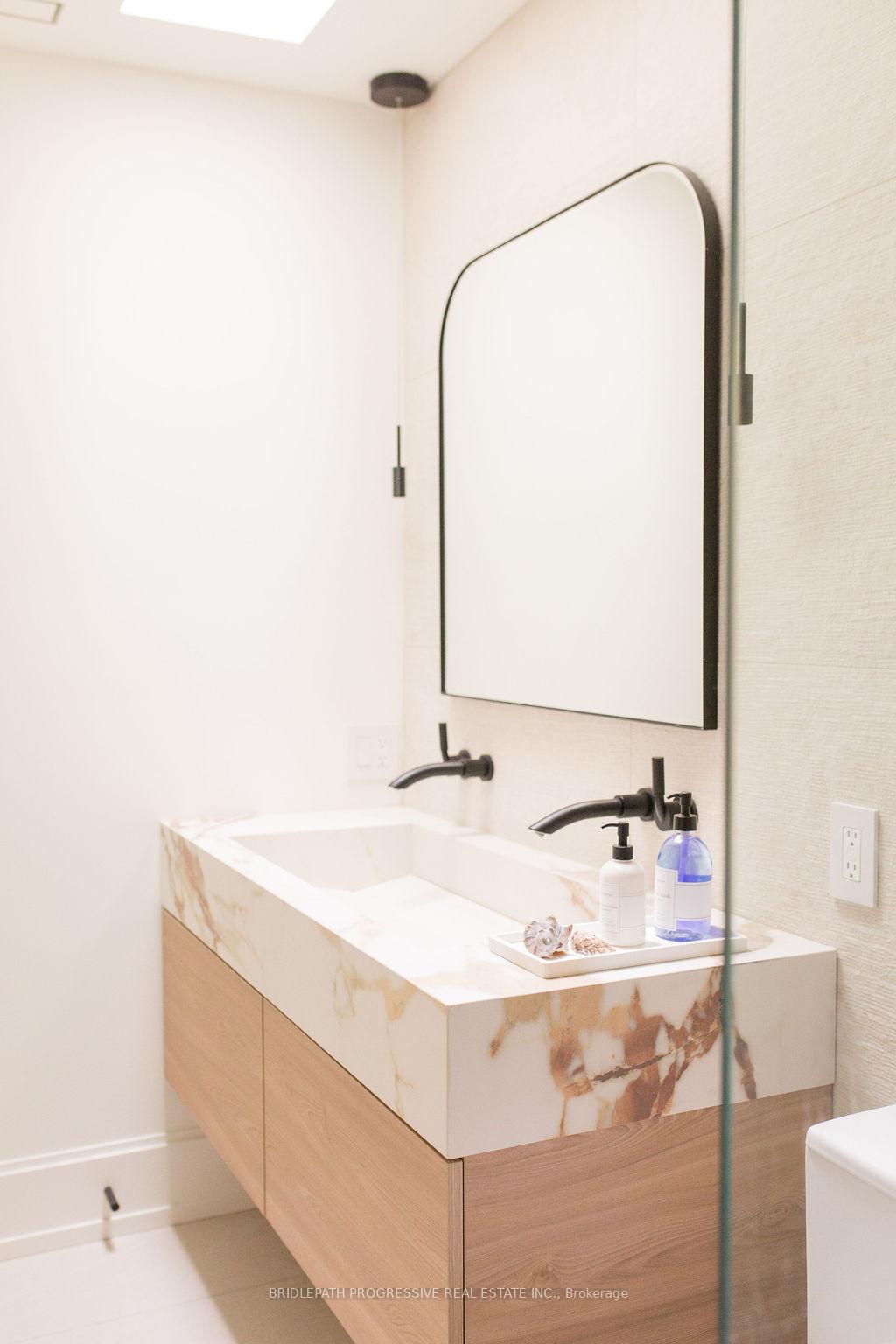 Photo 20 of 127 Glenvale Boulevard, Toronto, Leaside — HOMEH