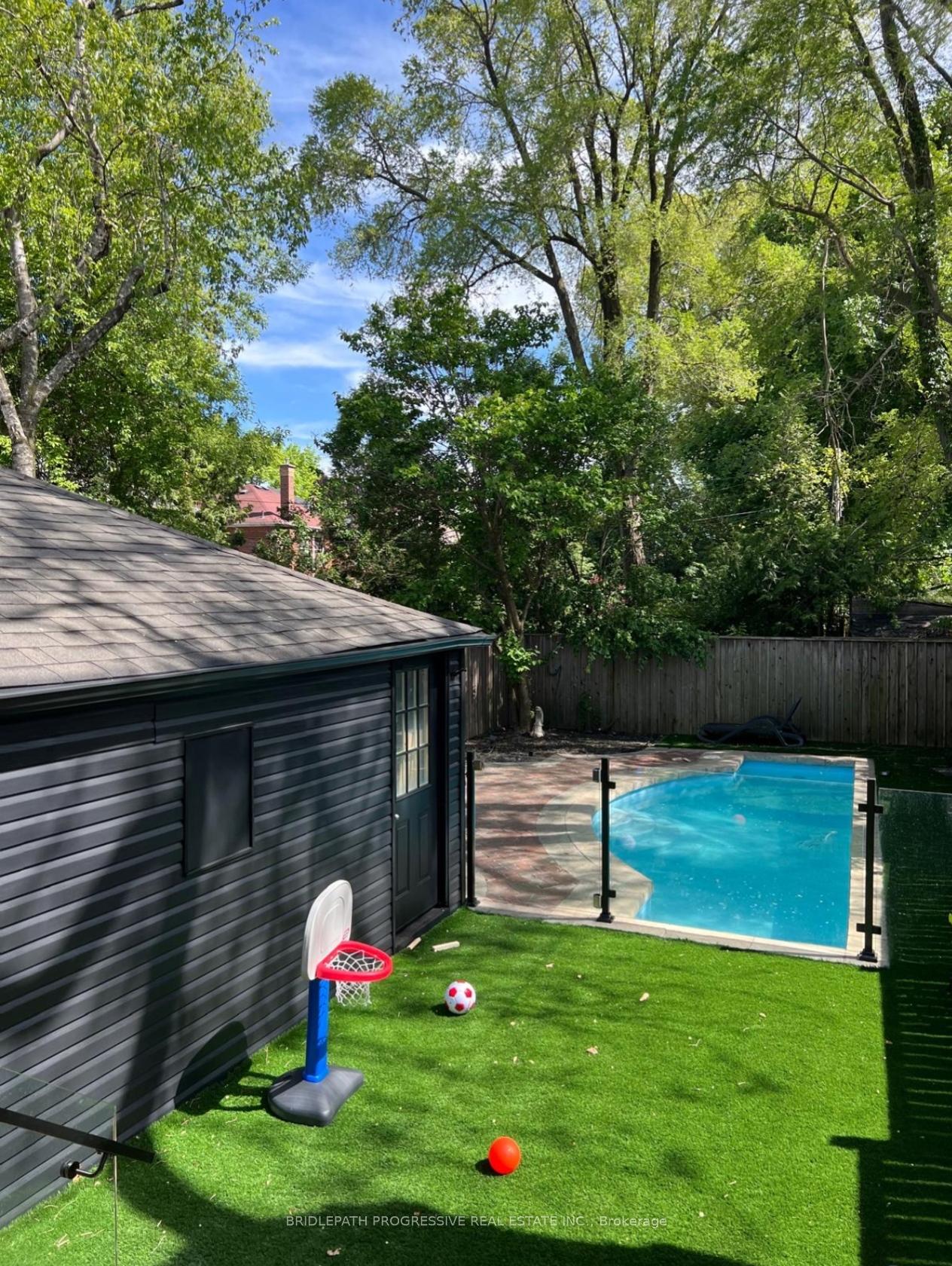 Photo 31 of 127 Glenvale Boulevard, Toronto, Leaside — HOMEH