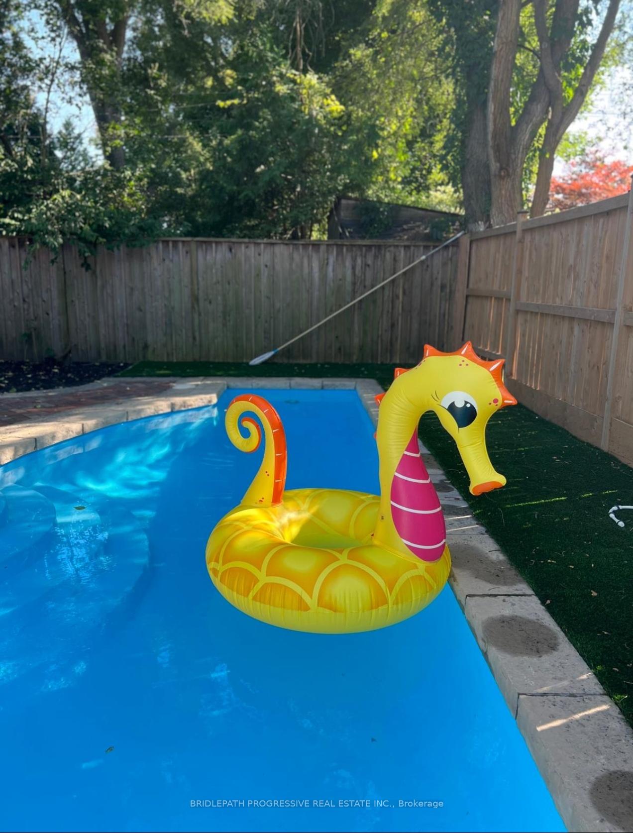 Photo 32 of 127 Glenvale Boulevard, Toronto, Leaside — HOMEH