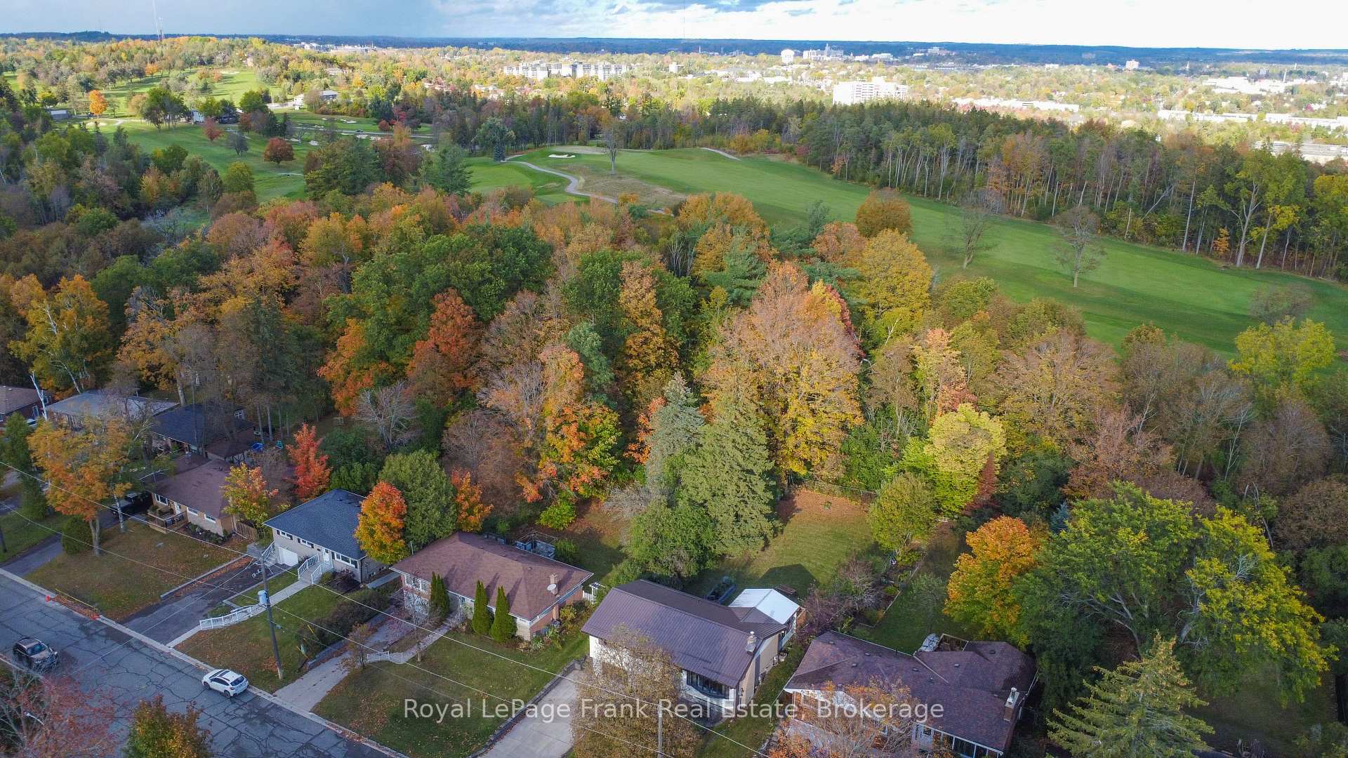 Photo 4 of 62 Springbrook Drive, Peterborough, Monaghan Ward 2 — HOMEH