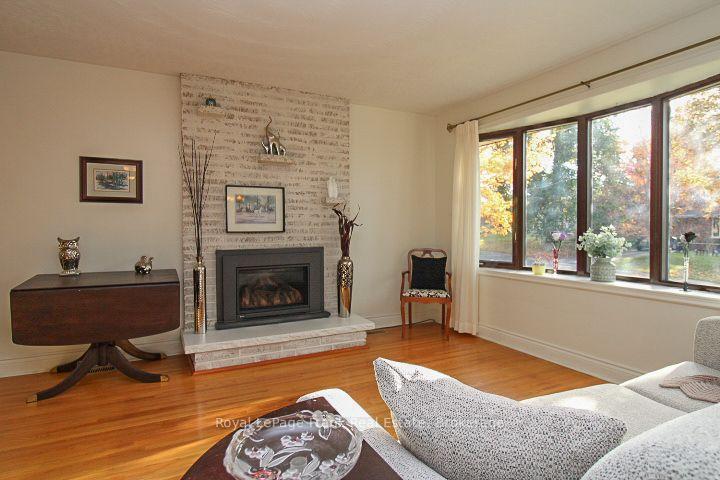 Photo 5 of 62 Springbrook Drive, Peterborough, Monaghan Ward 2 — HOMEH