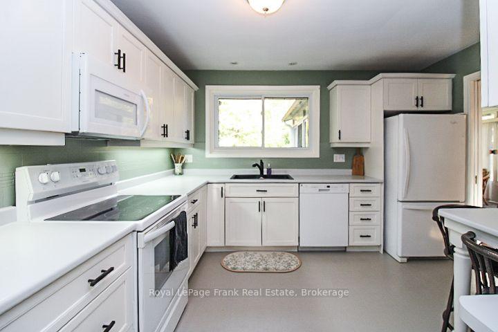 Photo 15 of 62 Springbrook Drive, Peterborough, Monaghan Ward 2 — HOMEH