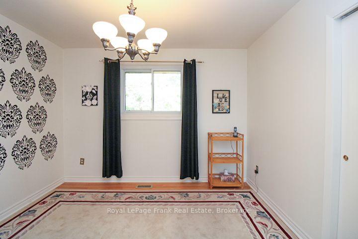 Photo 24 of 62 Springbrook Drive, Peterborough, Monaghan Ward 2 — HOMEH