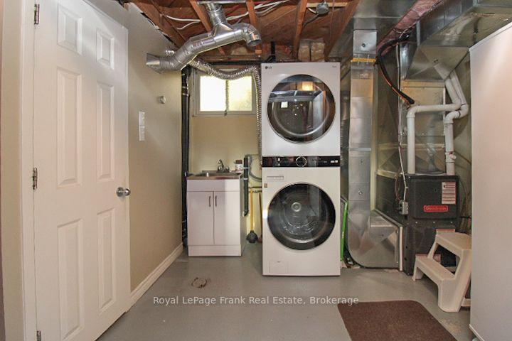 Photo 43 of 62 Springbrook Drive, Peterborough, Monaghan Ward 2 — HOMEH