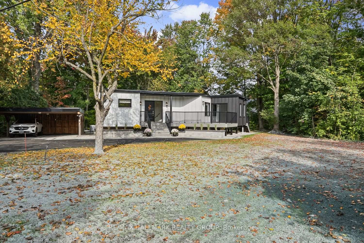 Photo 2 of 14 Kaymar Drive, Ottawa, Beacon Hill North — HOMEH