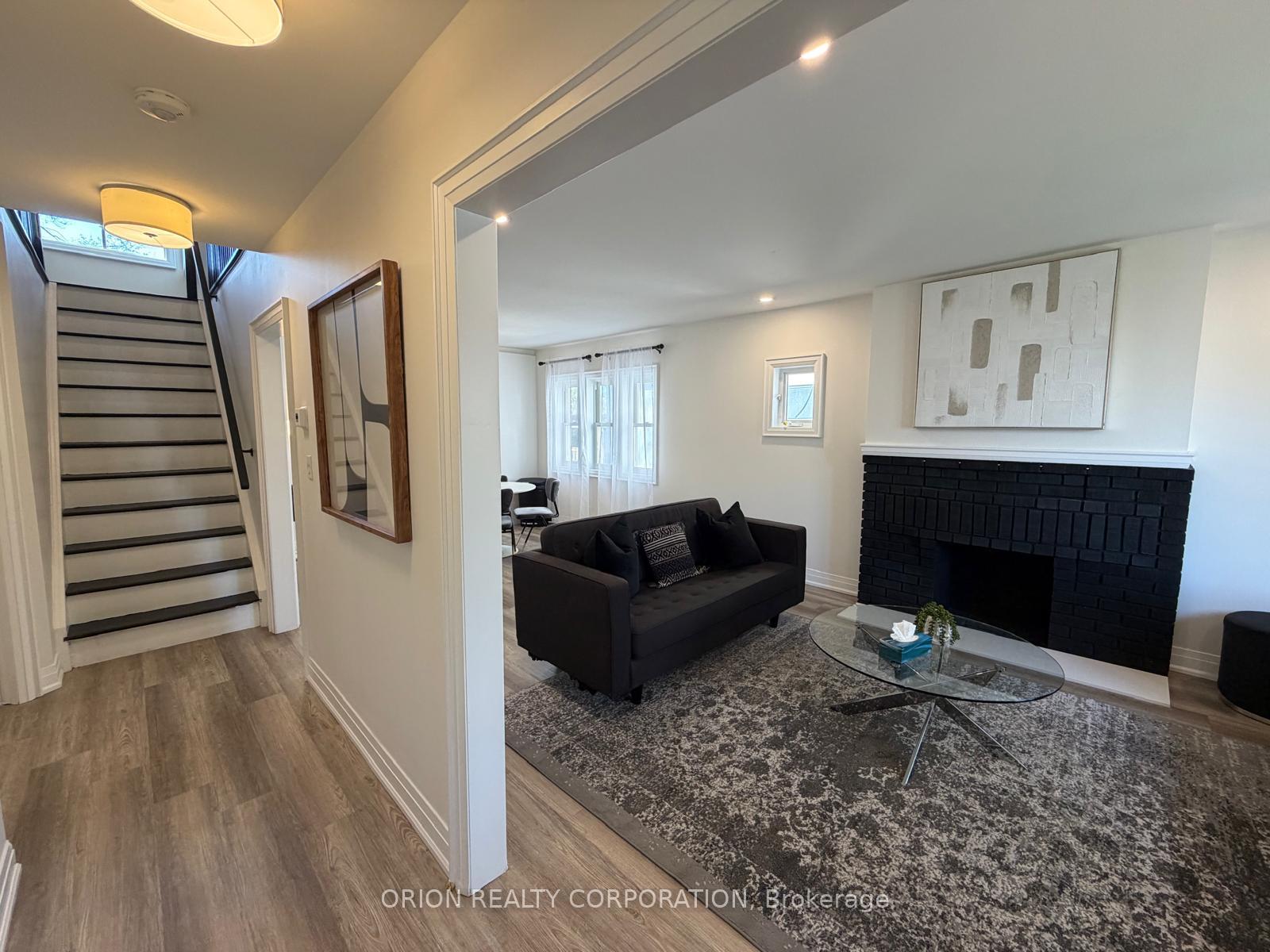 Photo 4 of 1016 Haig Boulevard, Mississauga, Lakeview — HOMEH