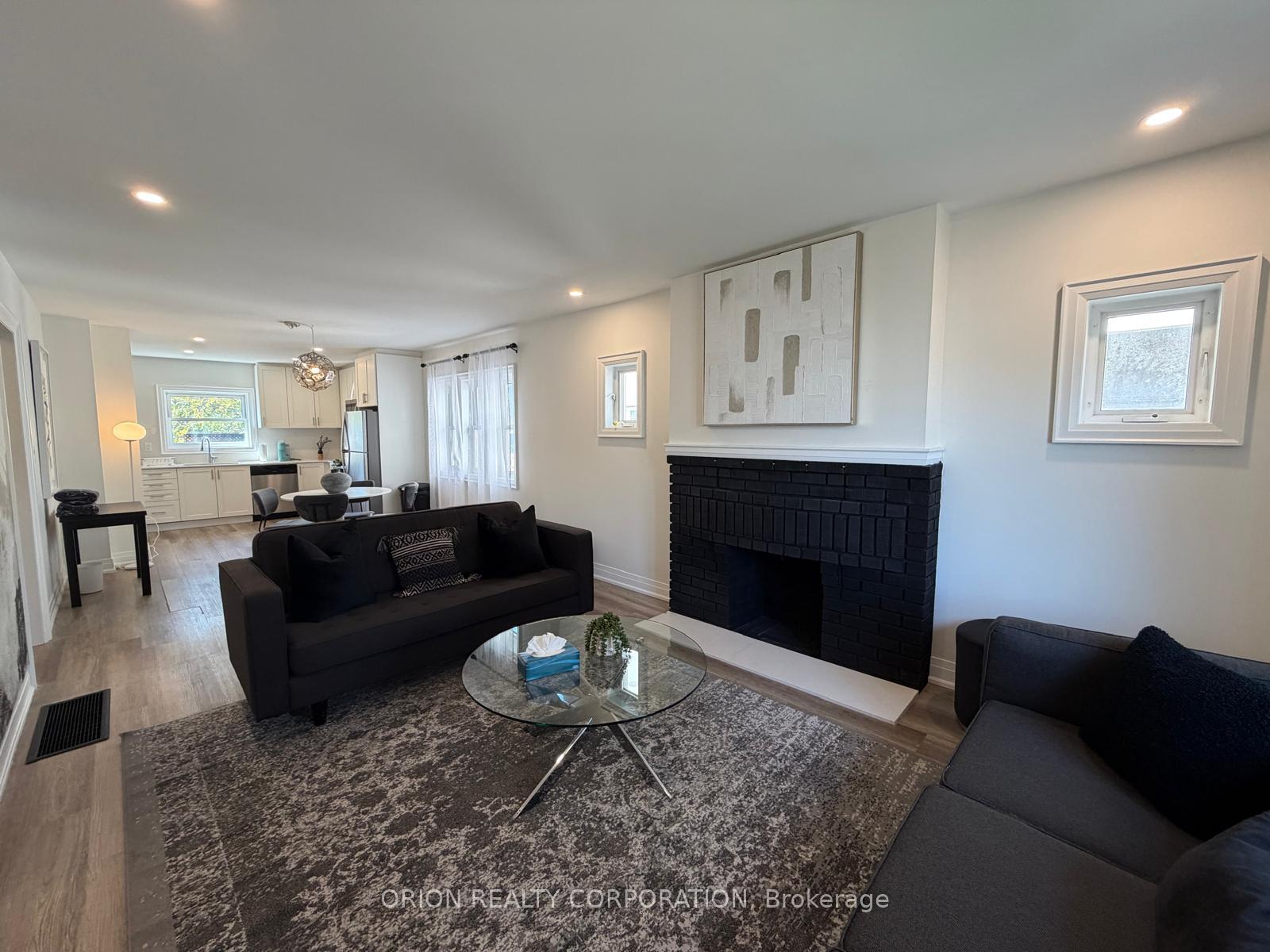 Photo 5 of 1016 Haig Boulevard, Mississauga, Lakeview — HOMEH