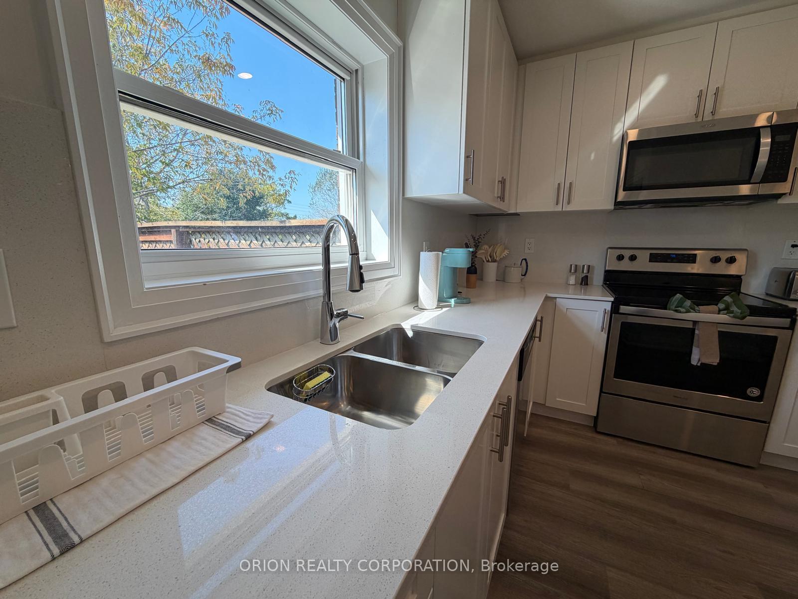 Photo 14 of 1016 Haig Boulevard, Mississauga, Lakeview — HOMEH