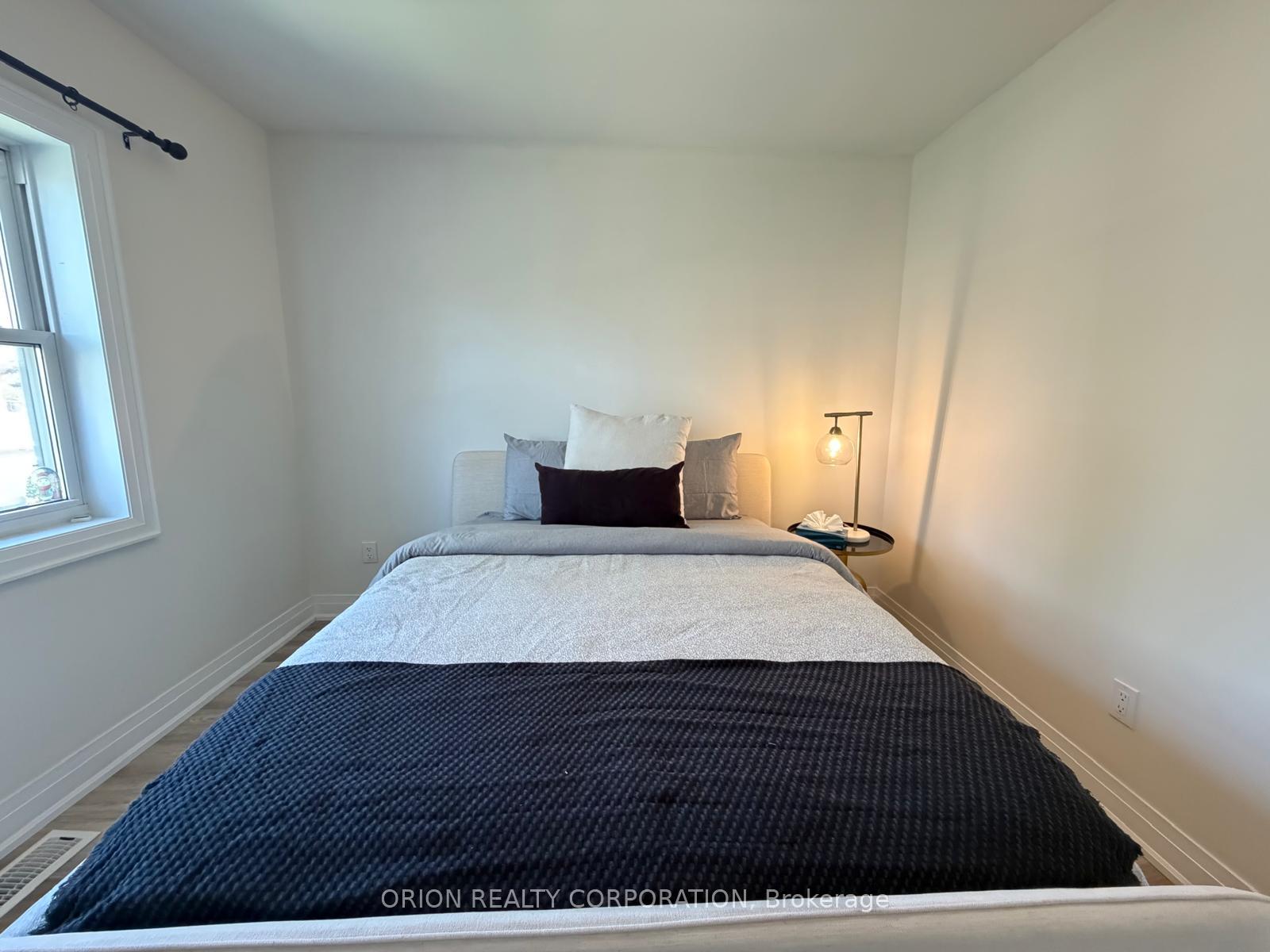 Photo 17 of 1016 Haig Boulevard, Mississauga, Lakeview — HOMEH