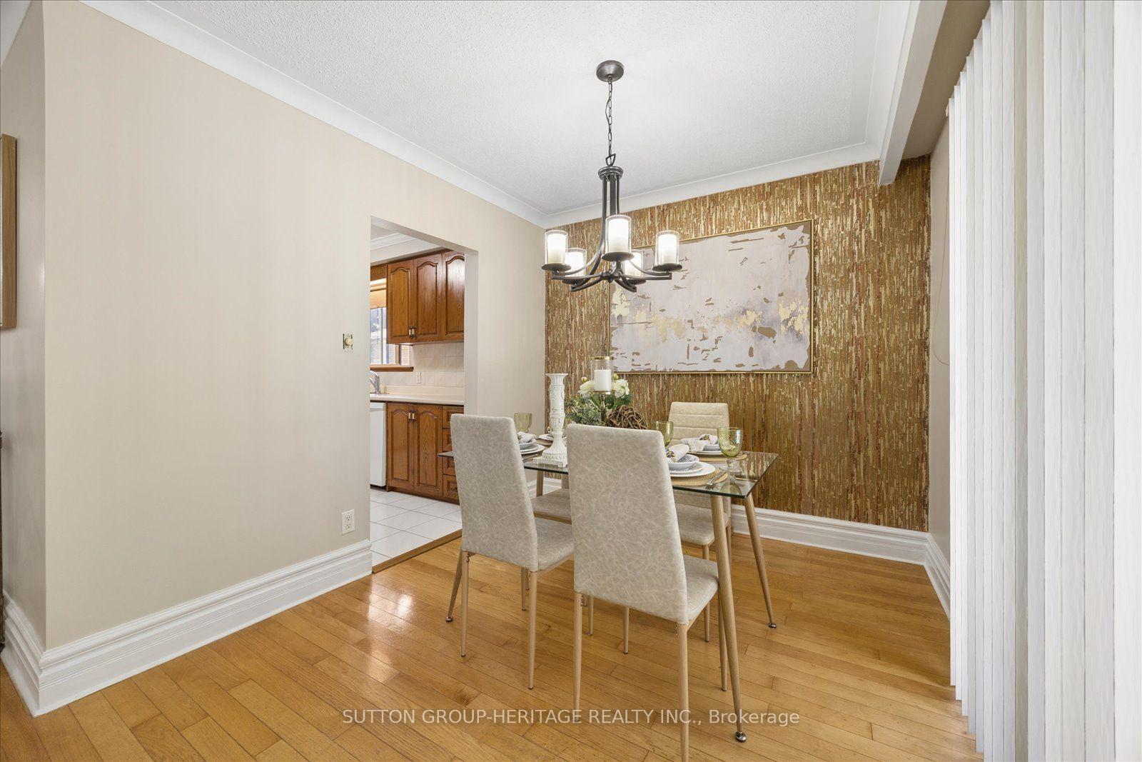Photo 11 of 80 Applefield Drive, Scarborough, Bendale — HOMEH