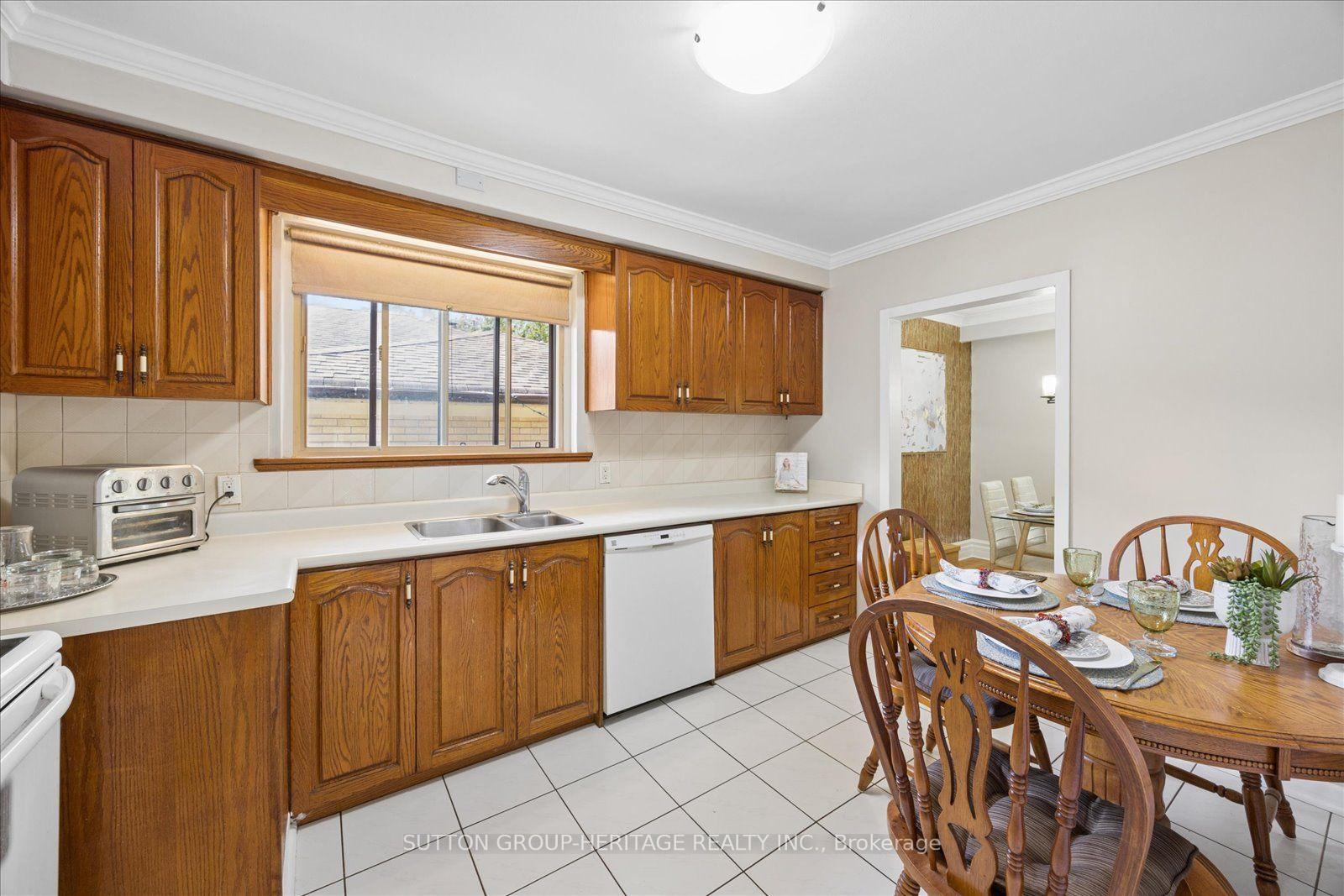 Photo 14 of 80 Applefield Drive, Scarborough, Bendale — HOMEH