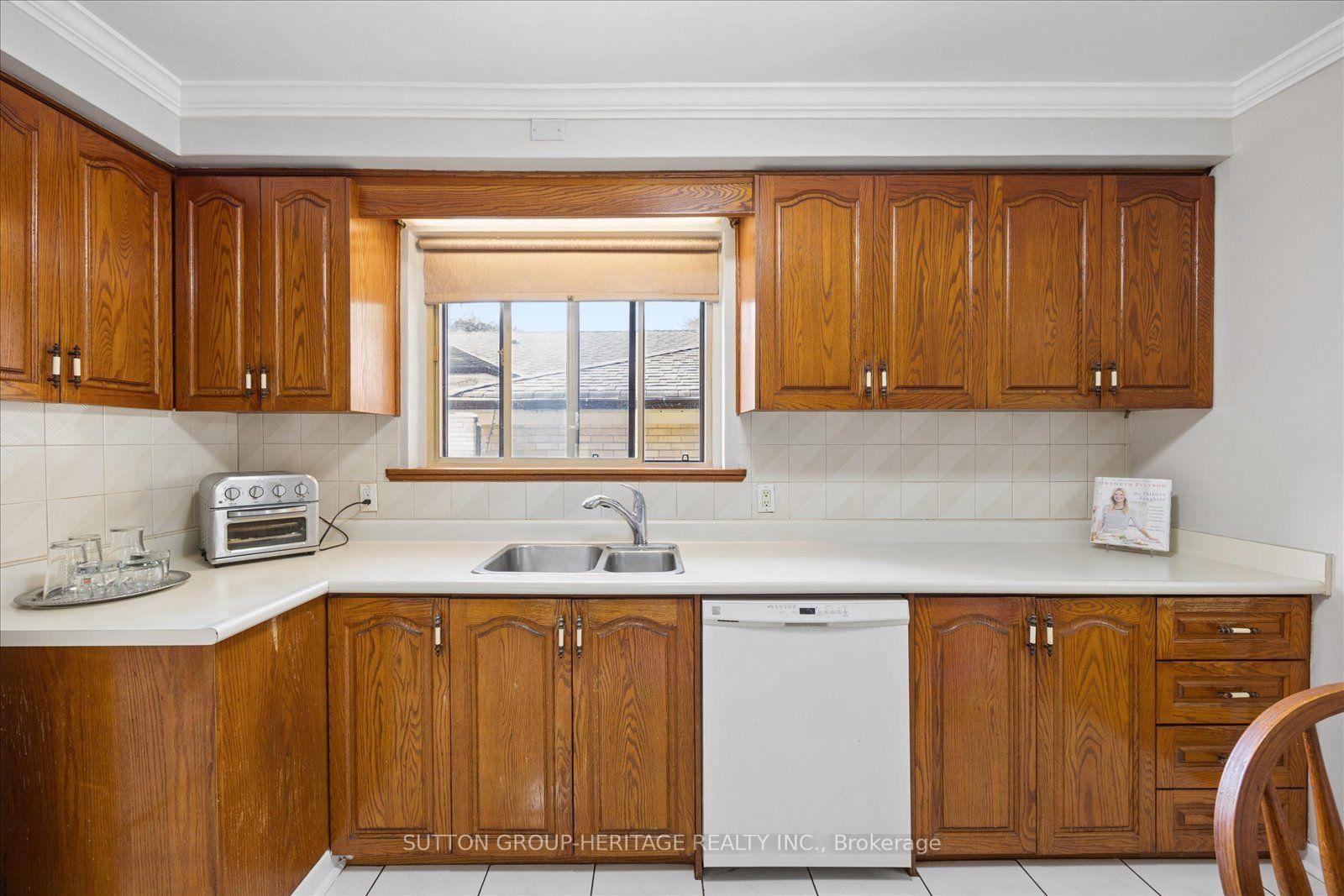 Photo 15 of 80 Applefield Drive, Scarborough, Bendale — HOMEH
