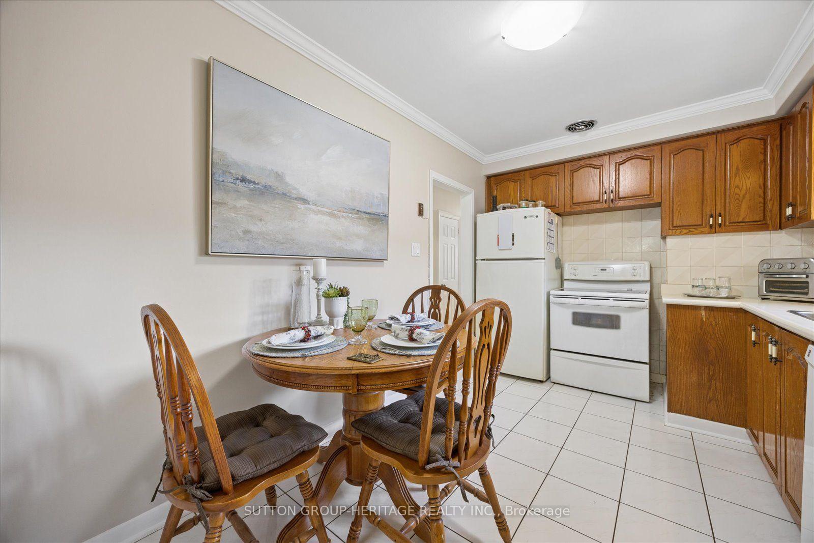 Photo 17 of 80 Applefield Drive, Scarborough, Bendale — HOMEH