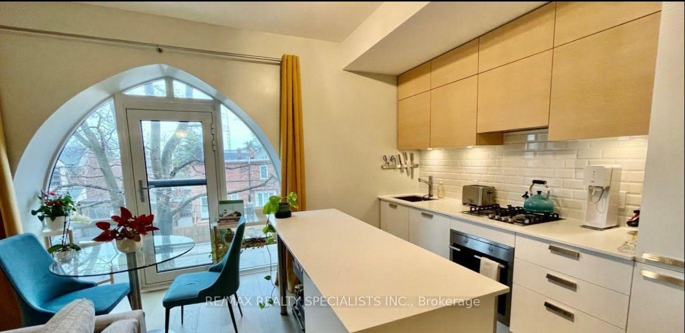 Photo 2 of Unit 210, 243 Perth Avenue, Toronto, Dovercourt-Wallace Emerson-Junction — HOMEH
