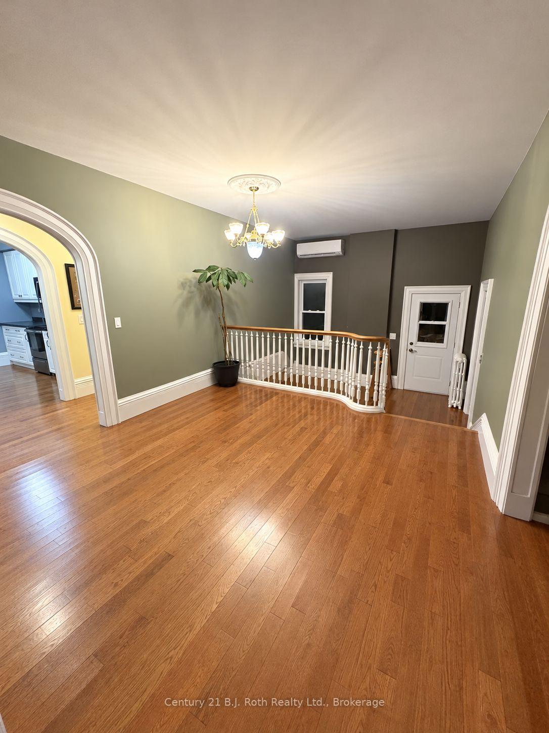Photo of Unit B, 422 King Street