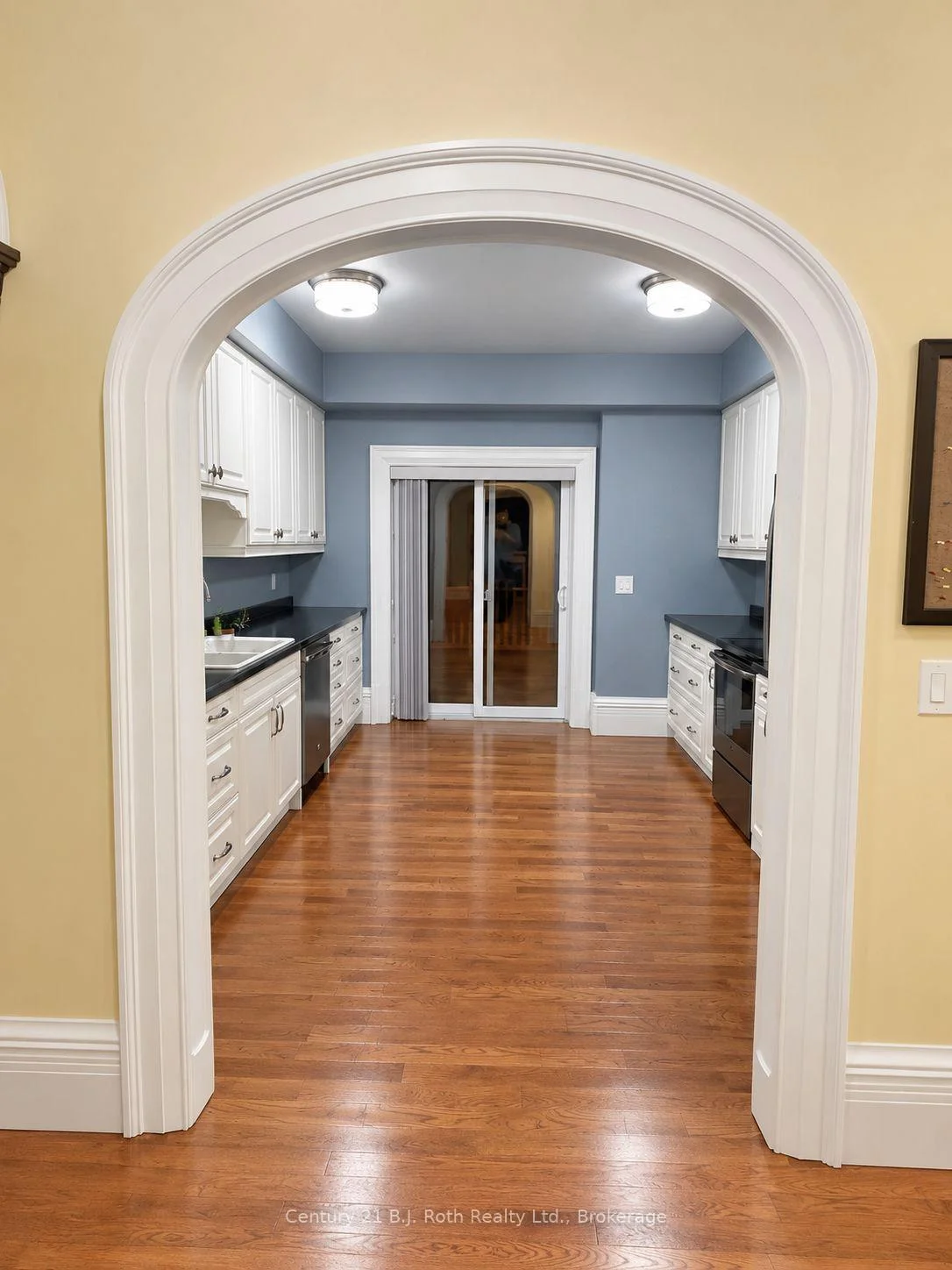 Photo 5 of Unit B, 422 King Street, Midland — HOMEH