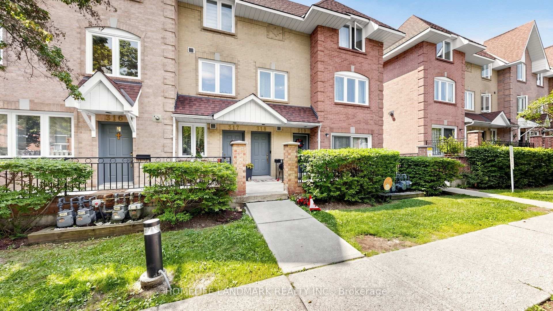 Photo 2 of Unit 318, 75 Weldrick Road E, Richmond Hill, Observatory — HOMEH