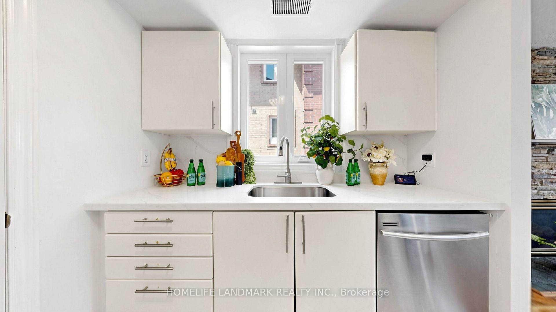 Photo 16 of Unit 318, 75 Weldrick Road E, Richmond Hill, Observatory — HOMEH