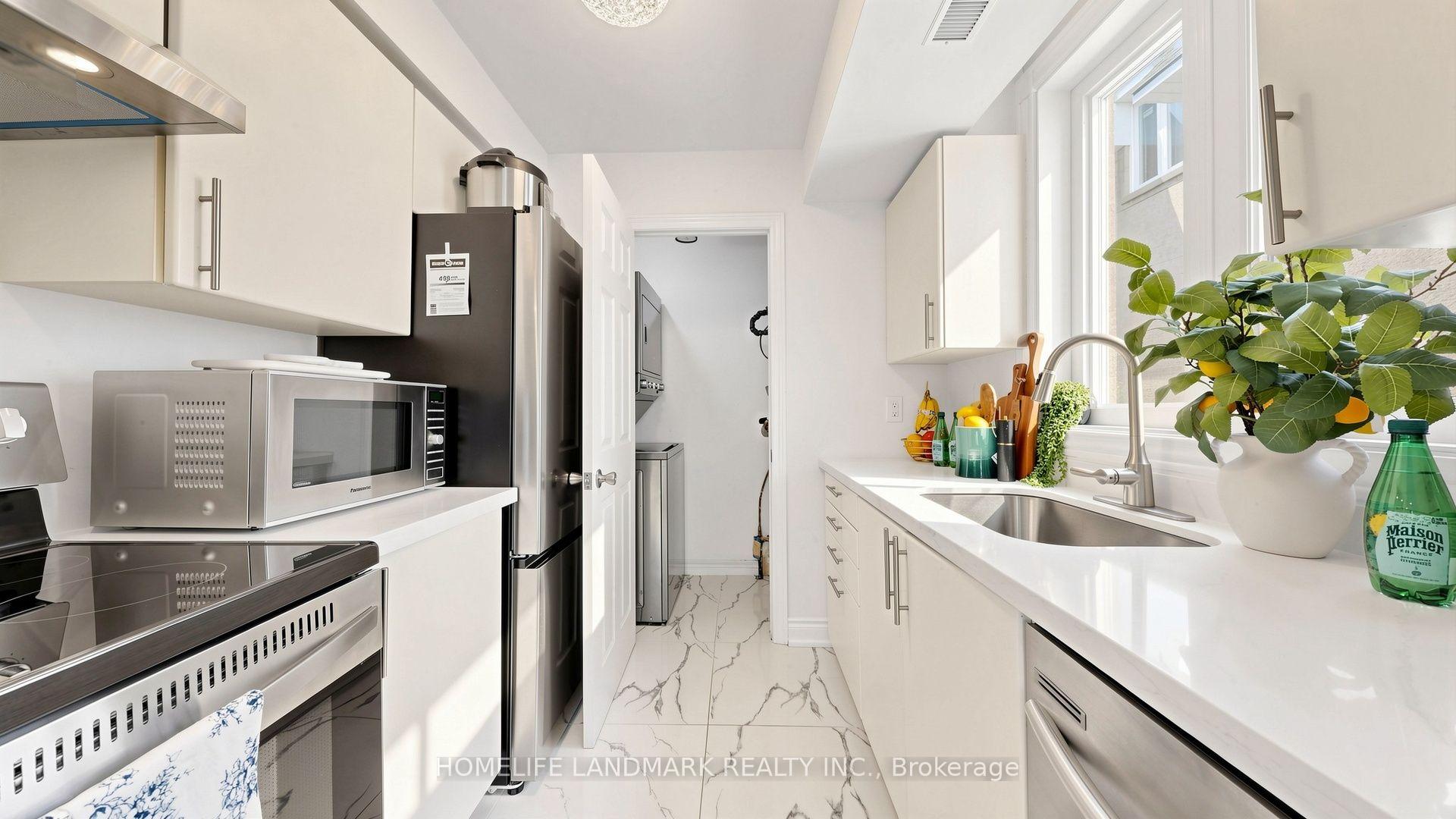 Photo 18 of Unit 318, 75 Weldrick Road E, Richmond Hill, Observatory — HOMEH