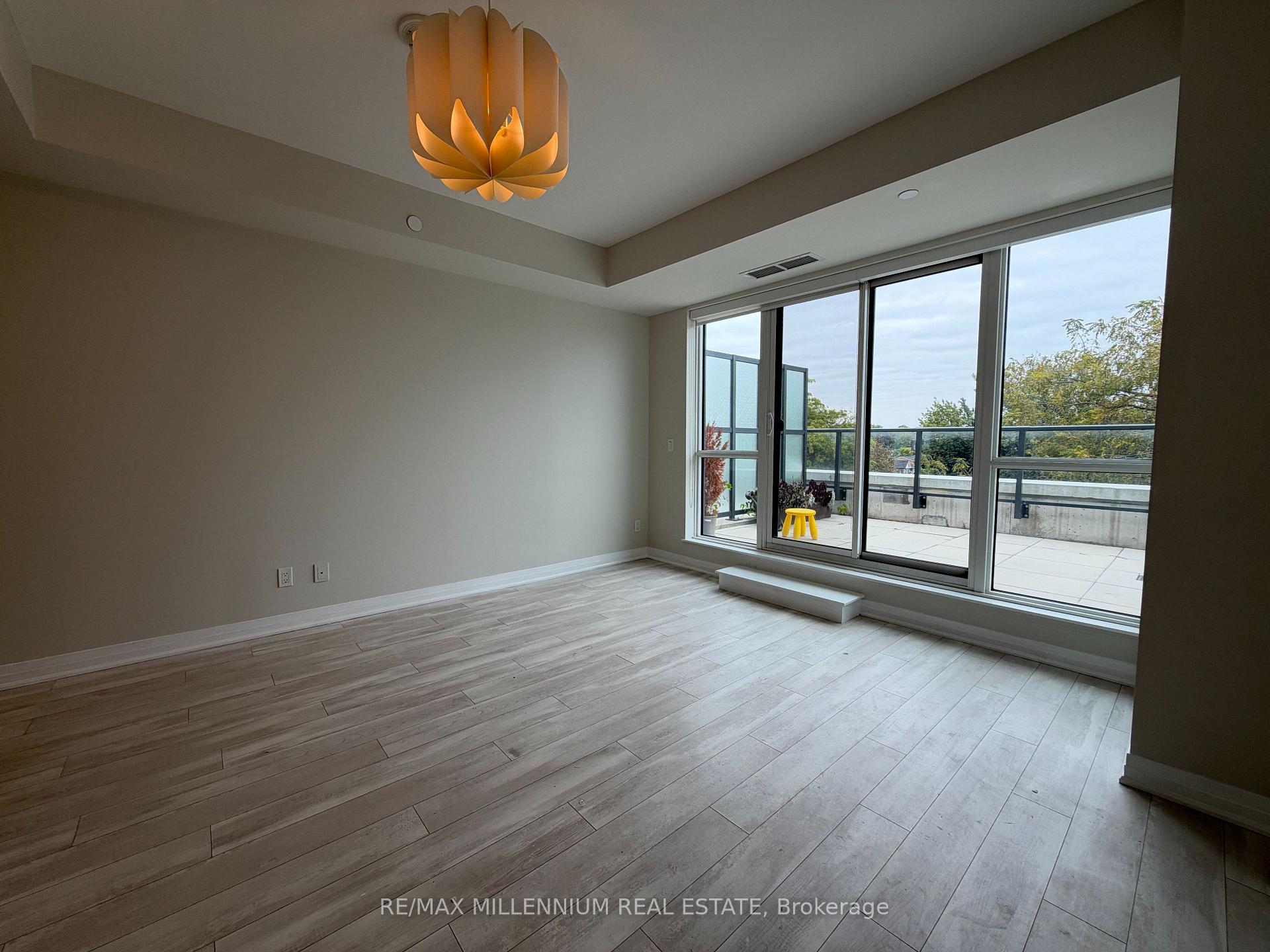 Photo 5 of Unit 608, 1630 Queen Street E, Toronto, The Beaches — HOMEH