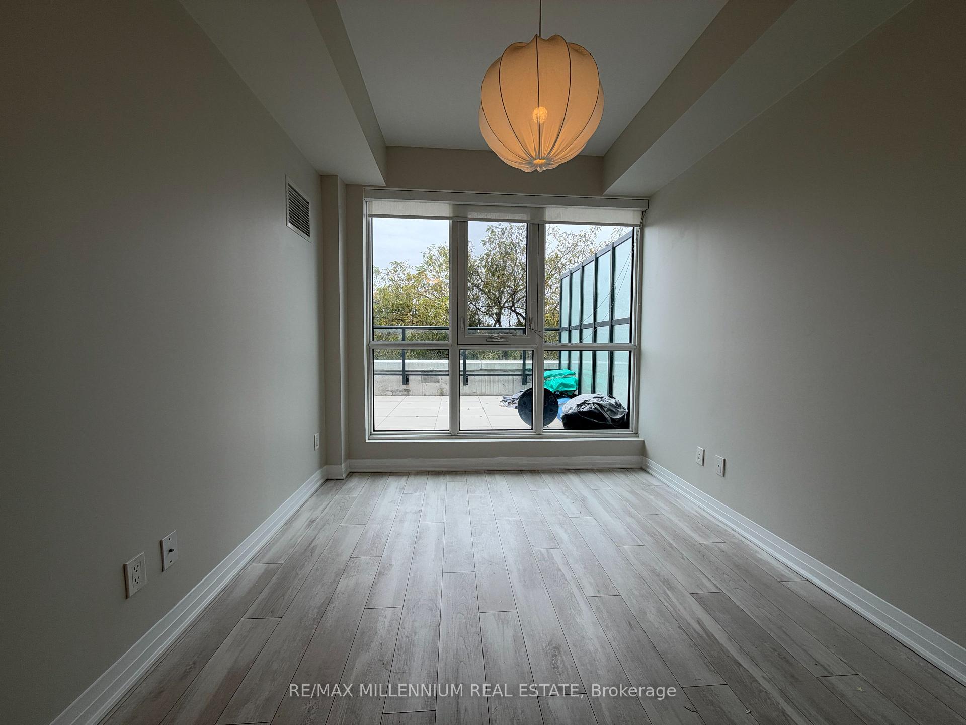 Photo 6 of Unit 608, 1630 Queen Street E, Toronto, The Beaches — HOMEH