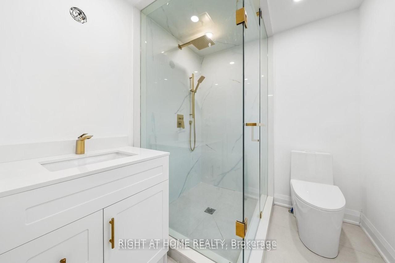 Photo 14 of 147 Forman Avenue, Toronto, Mount Pleasant East — HOMEH