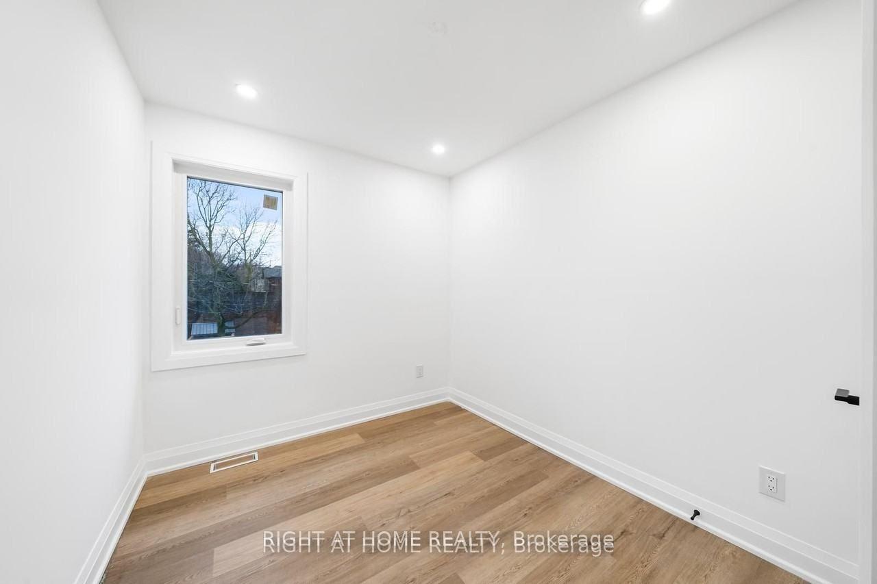 Photo 15 of 147 Forman Avenue, Toronto, Mount Pleasant East — HOMEH