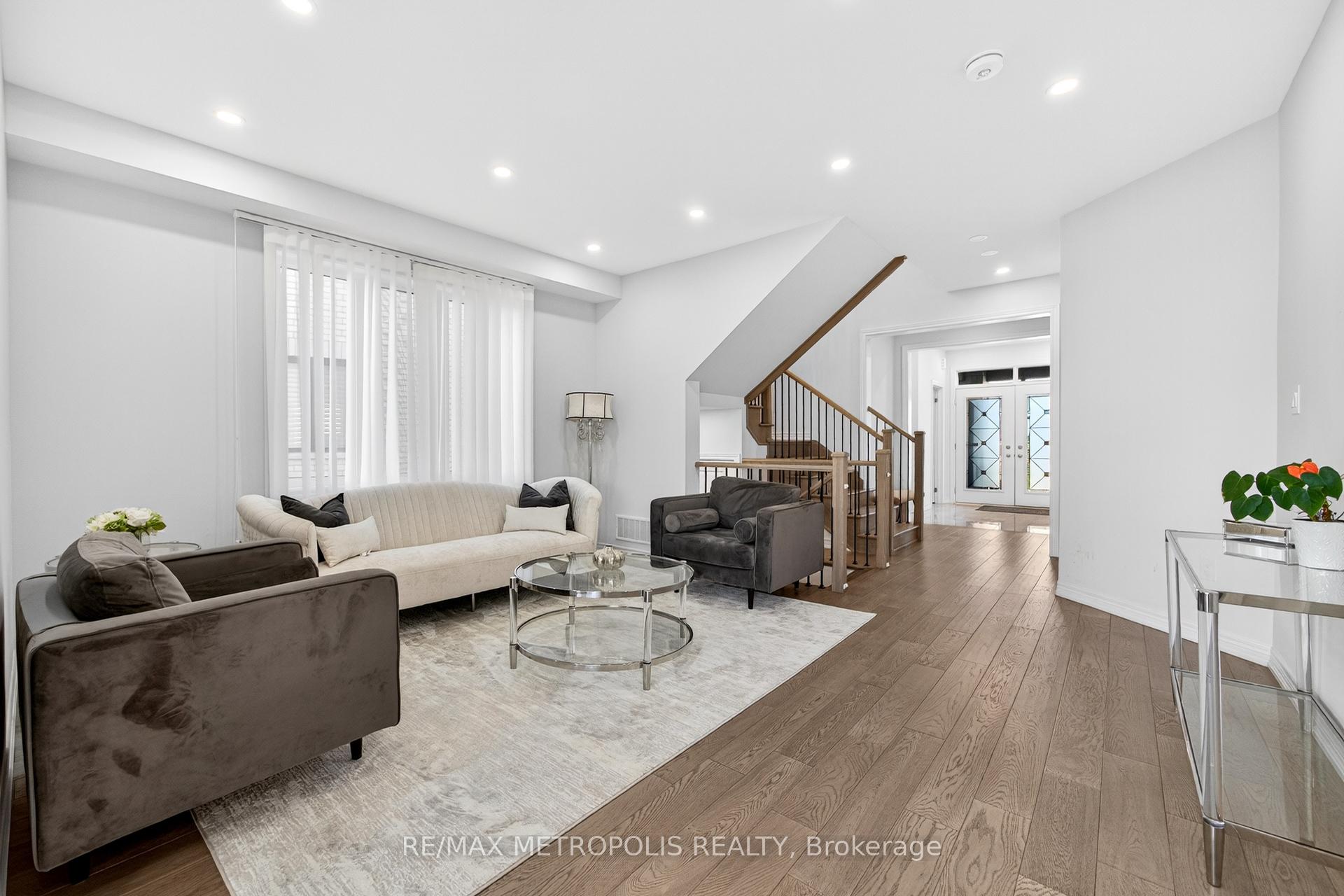 Photo 10 of 127 Mcphail Avenue, Clarington, Bowmanville — HOMEH