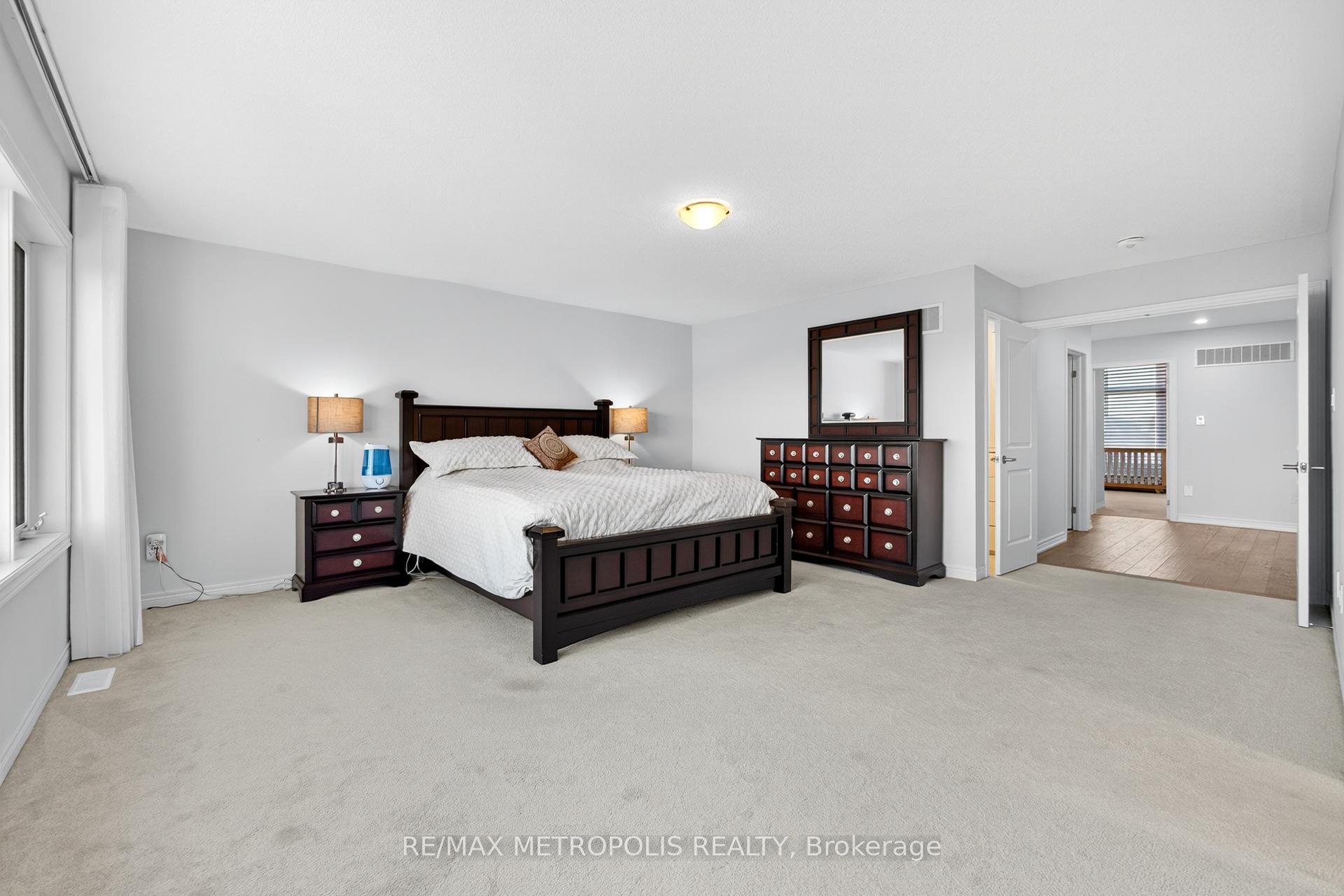 Photo 23 of 127 Mcphail Avenue, Clarington, Bowmanville — HOMEH
