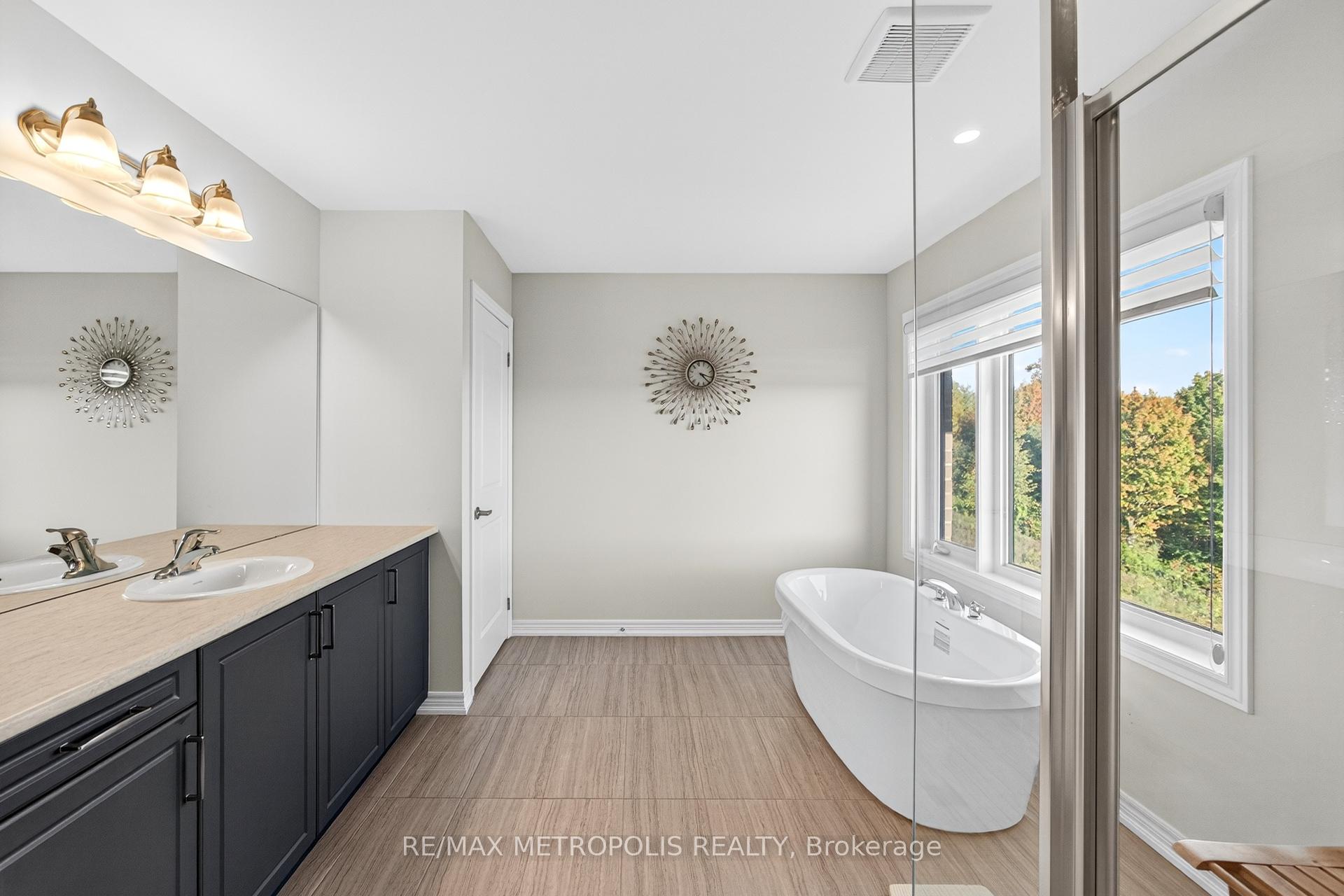 Photo 27 of 127 Mcphail Avenue, Clarington, Bowmanville — HOMEH