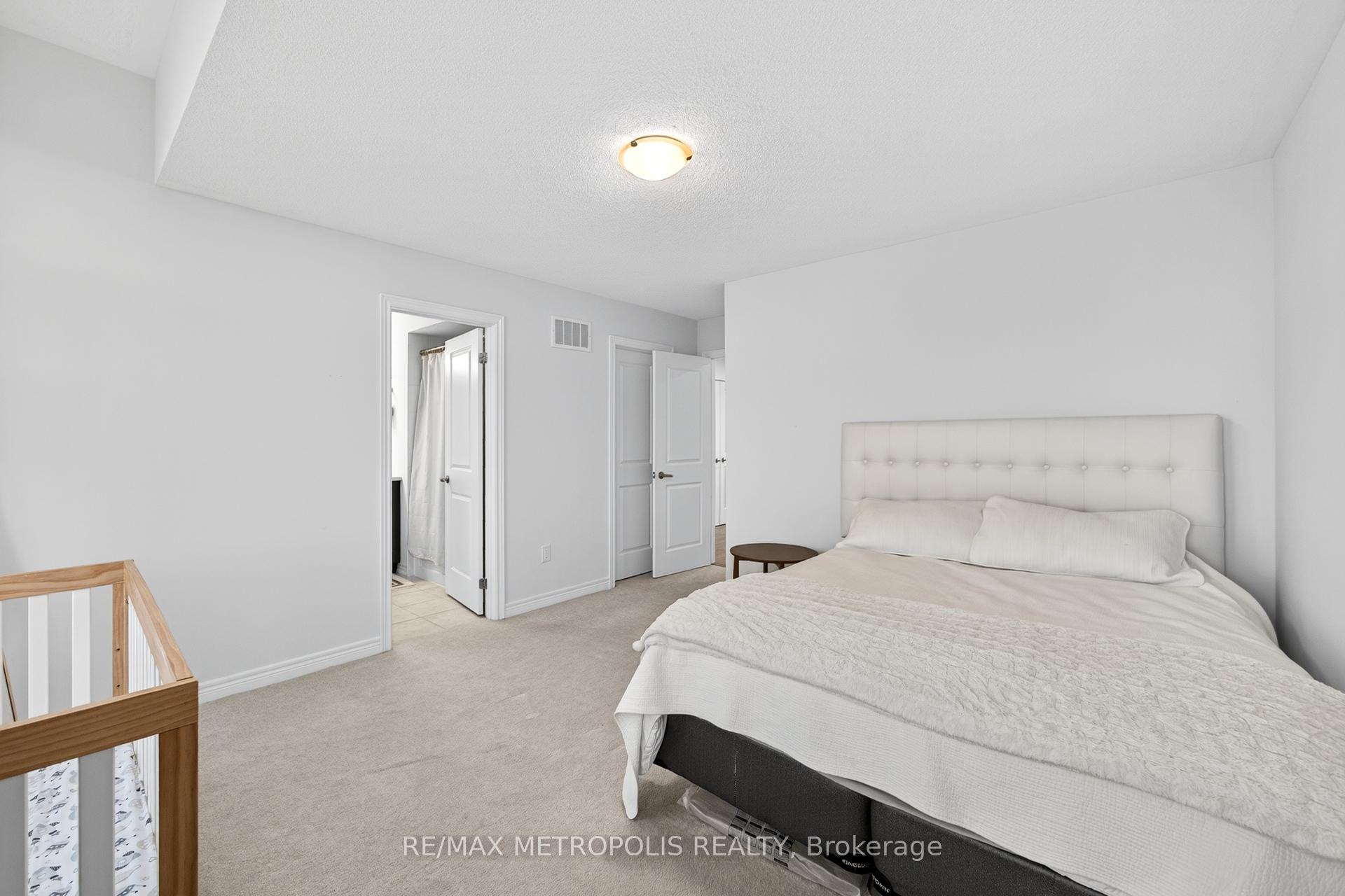 Photo 37 of 127 Mcphail Avenue, Clarington, Bowmanville — HOMEH