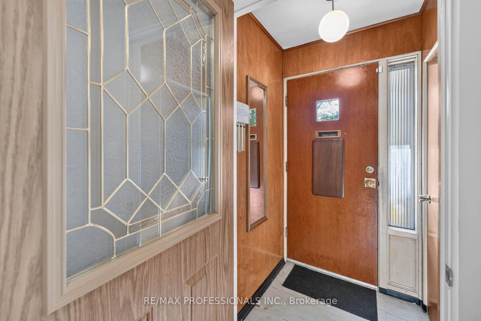 Photo 4 of 2467 Edenhurst Drive, Mississauga, Cooksville — HOMEH