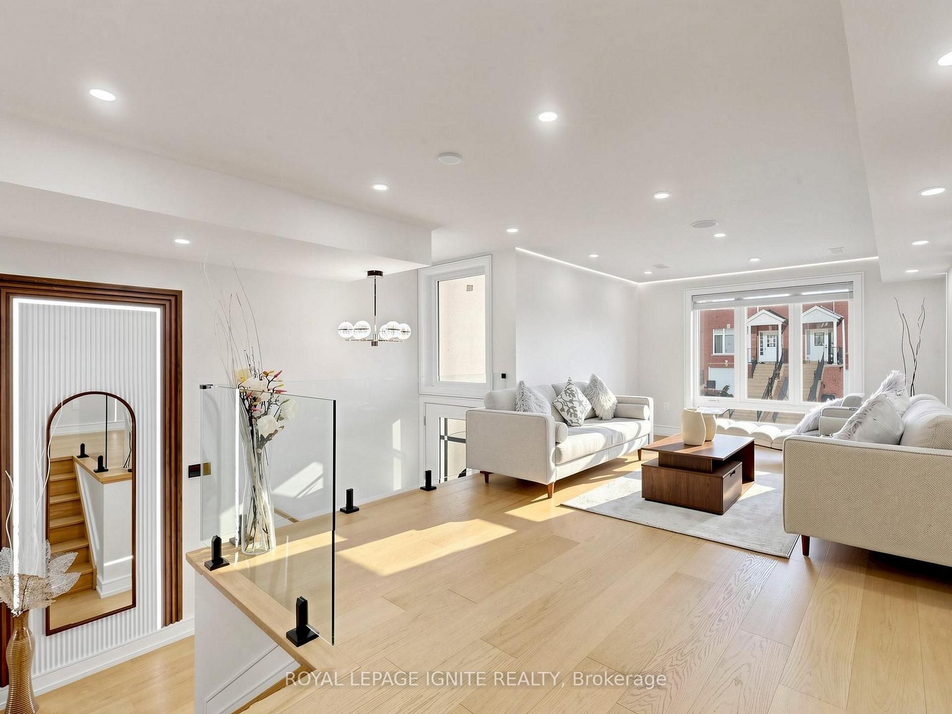 Photo 4 of 52A Robinson Avenue, Scarborough, Oakridge — HOMEH