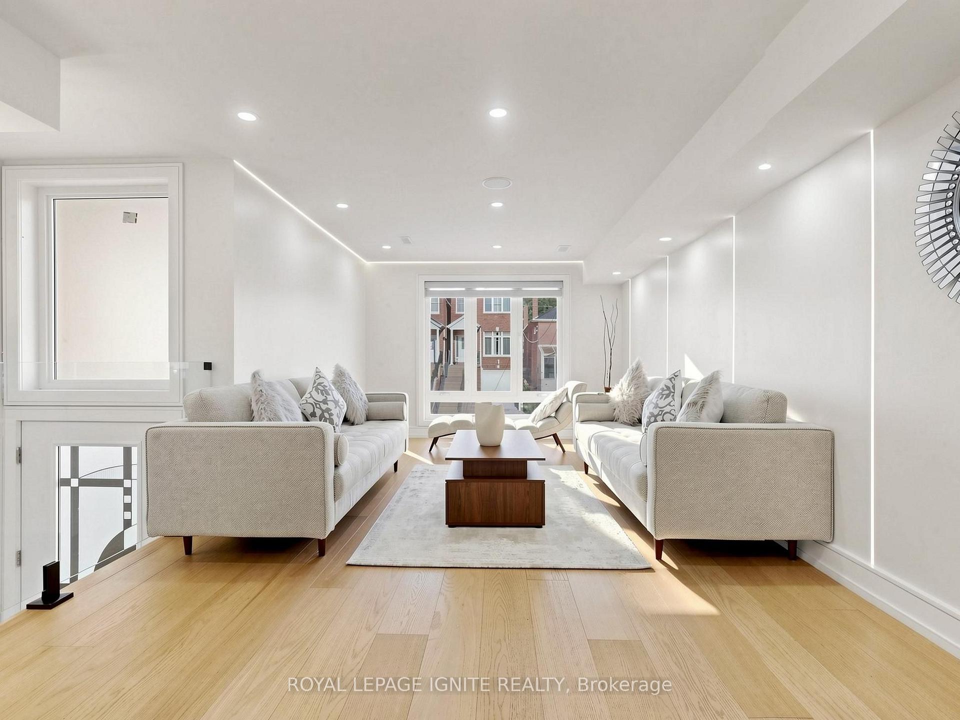 Photo 5 of 52A Robinson Avenue, Scarborough, Oakridge — HOMEH