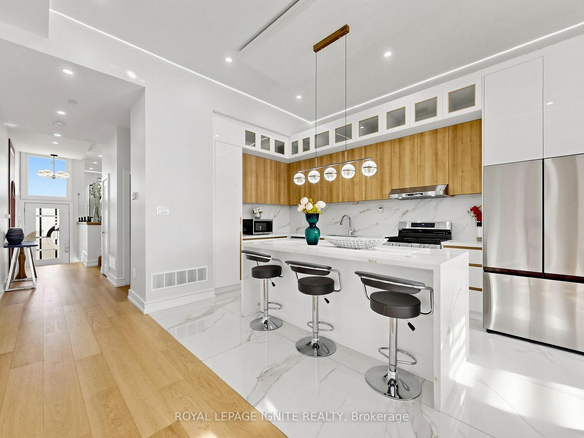 Photo 13 of 52A Robinson Avenue, Scarborough, Oakridge — HOMEH