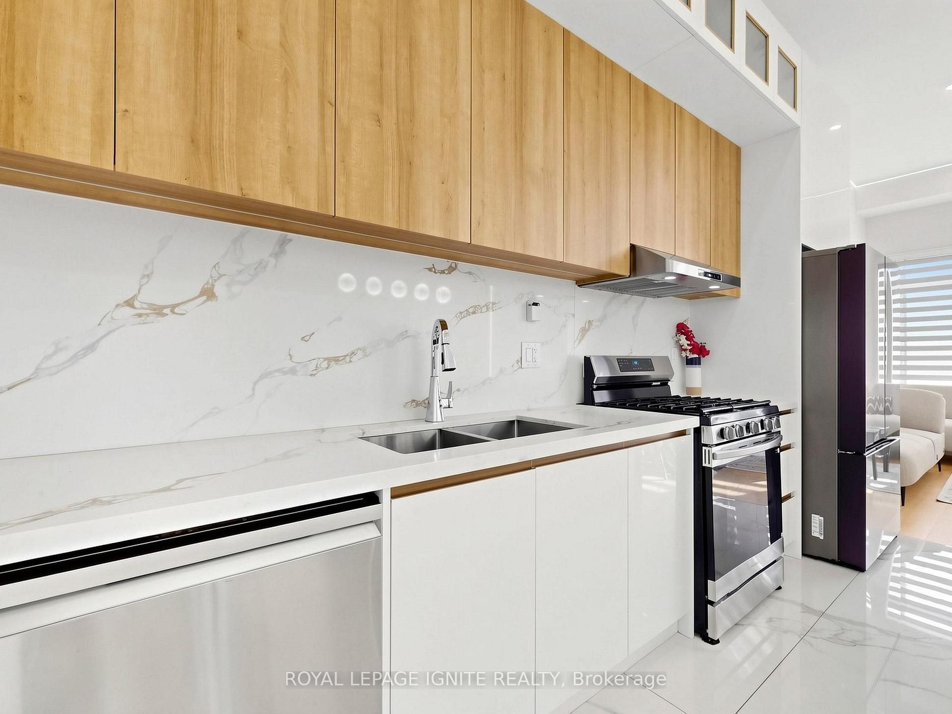 Photo 14 of 52A Robinson Avenue, Scarborough, Oakridge — HOMEH