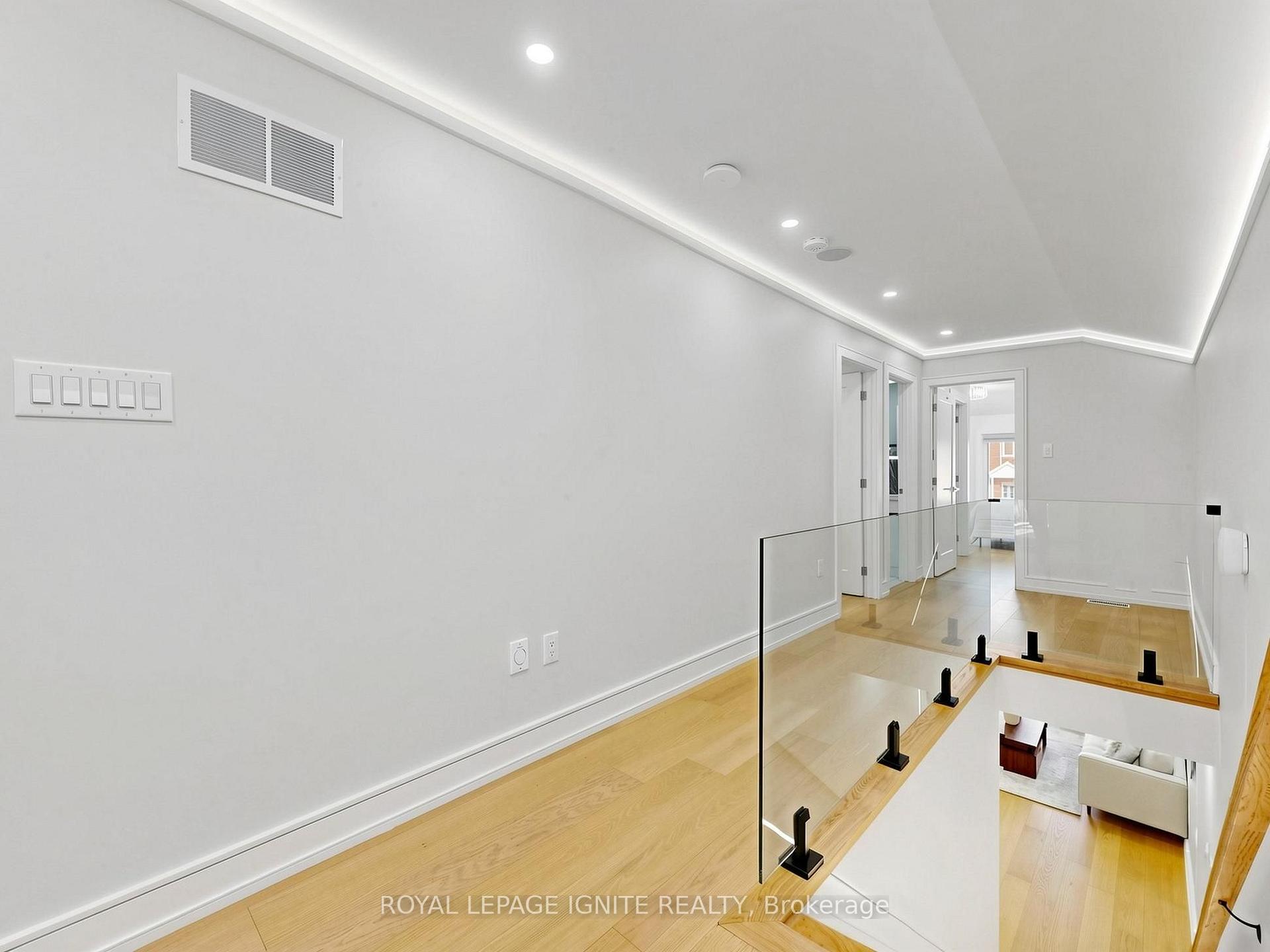 Photo 23 of 52A Robinson Avenue, Scarborough, Oakridge — HOMEH