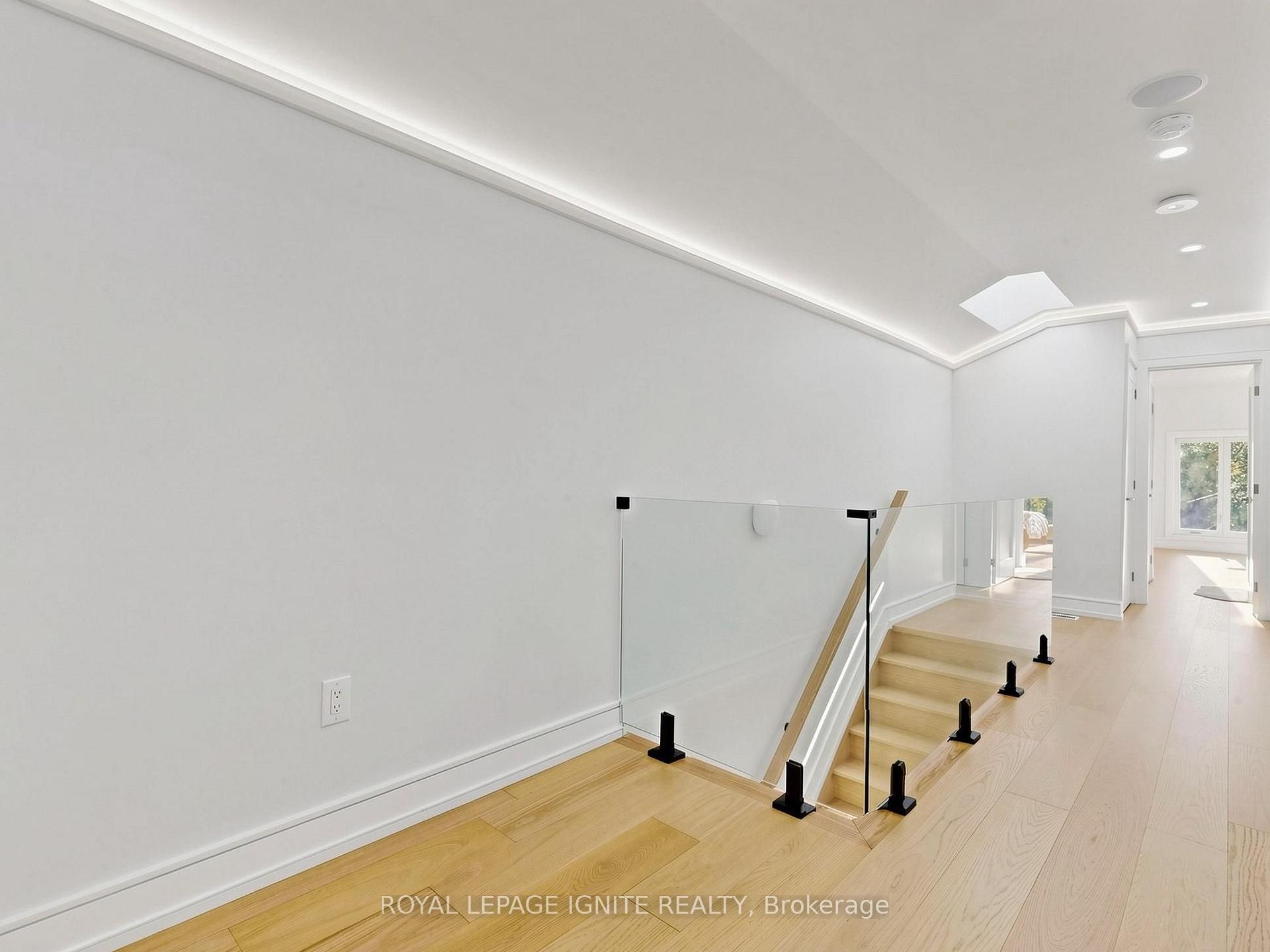 Photo 24 of 52A Robinson Avenue, Scarborough, Oakridge — HOMEH
