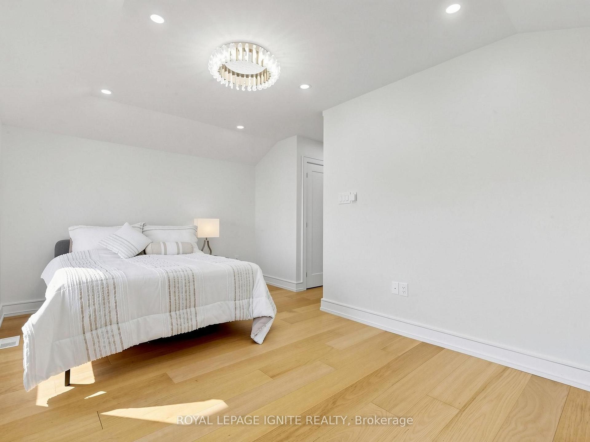 Photo 29 of 52A Robinson Avenue, Scarborough, Oakridge — HOMEH