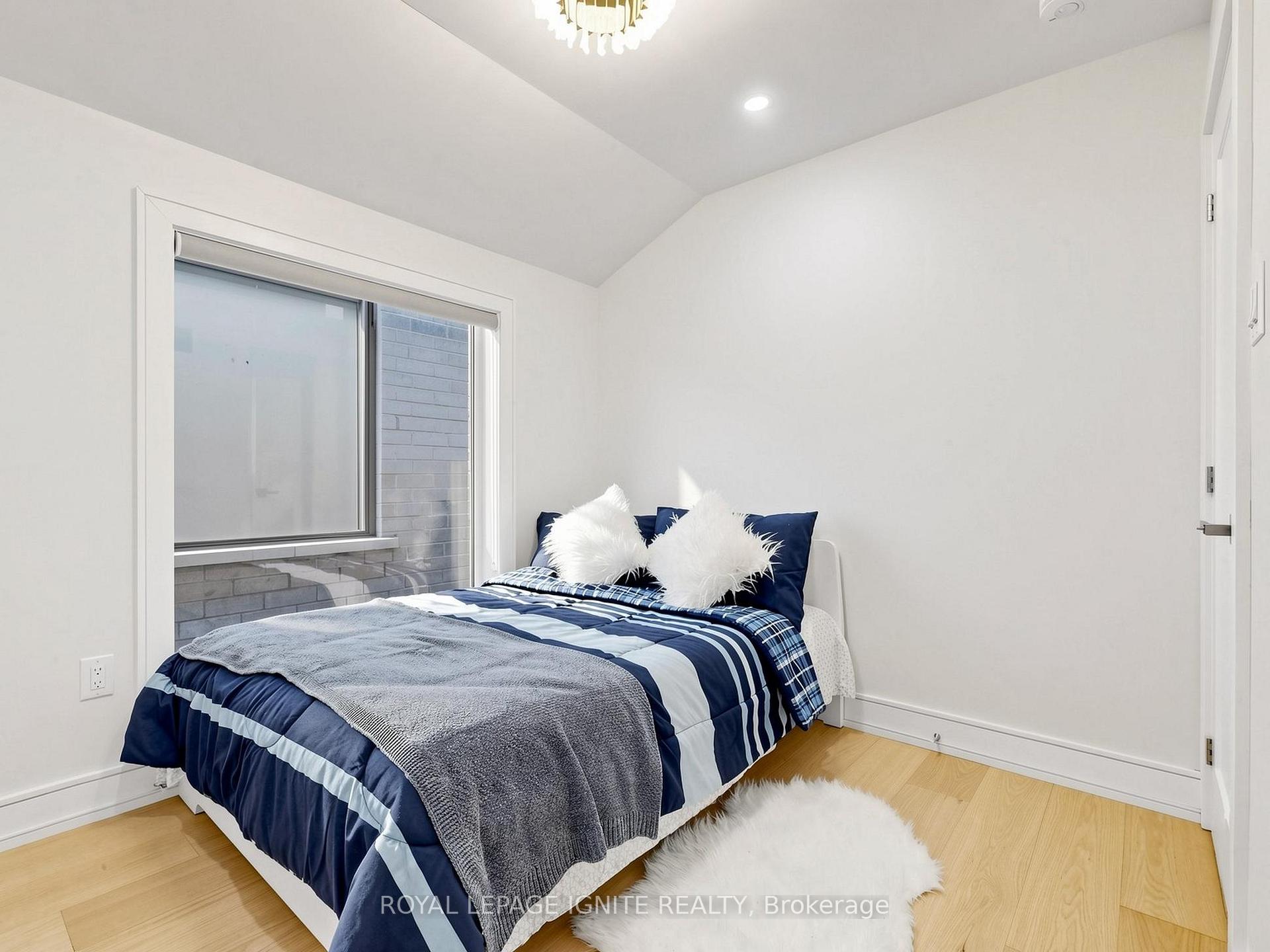 Photo 37 of 52A Robinson Avenue, Scarborough, Oakridge — HOMEH
