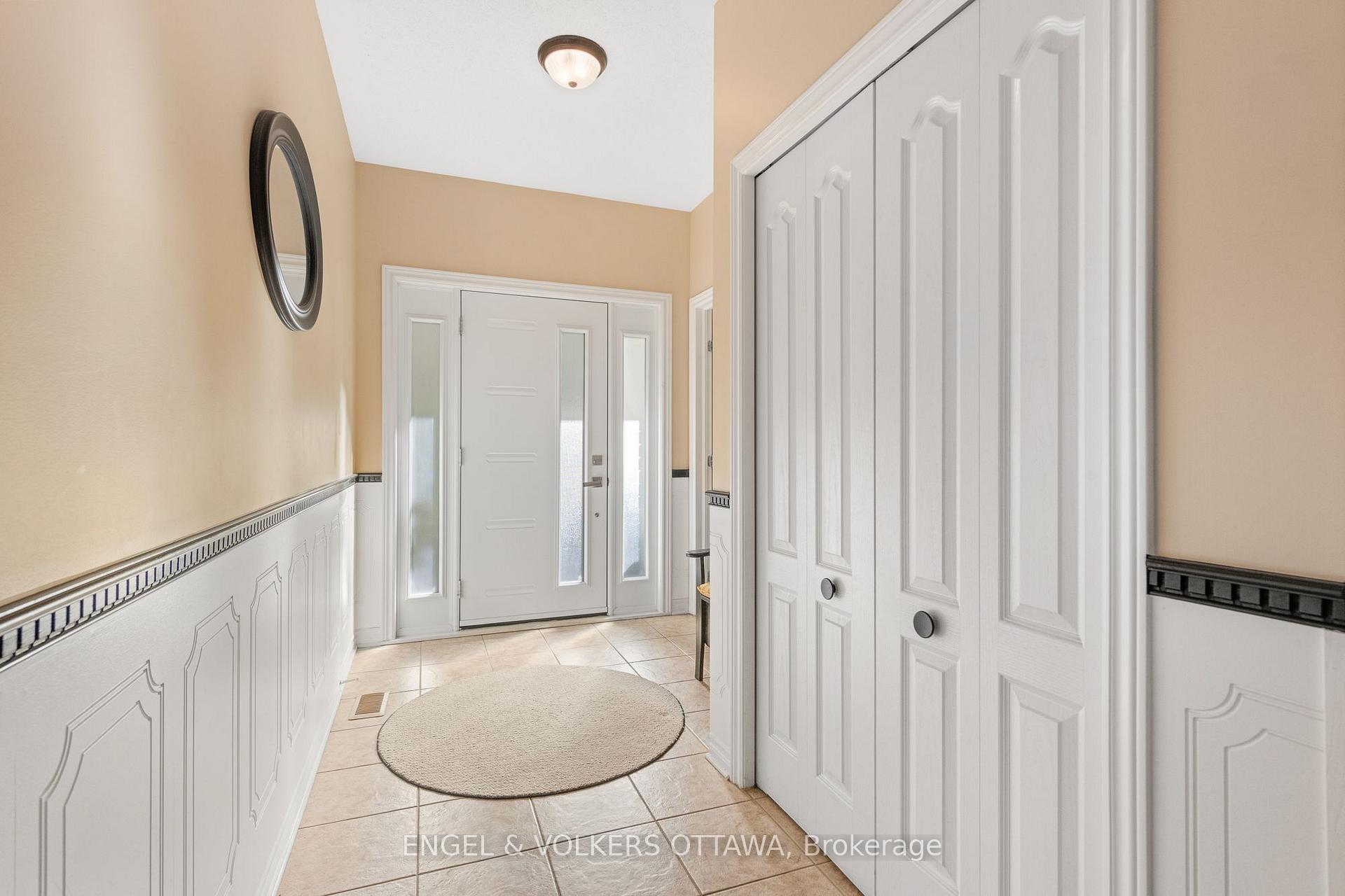 Photo 4 of 5 Valencia Street, Ottawa, Barrhaven East — HOMEH
