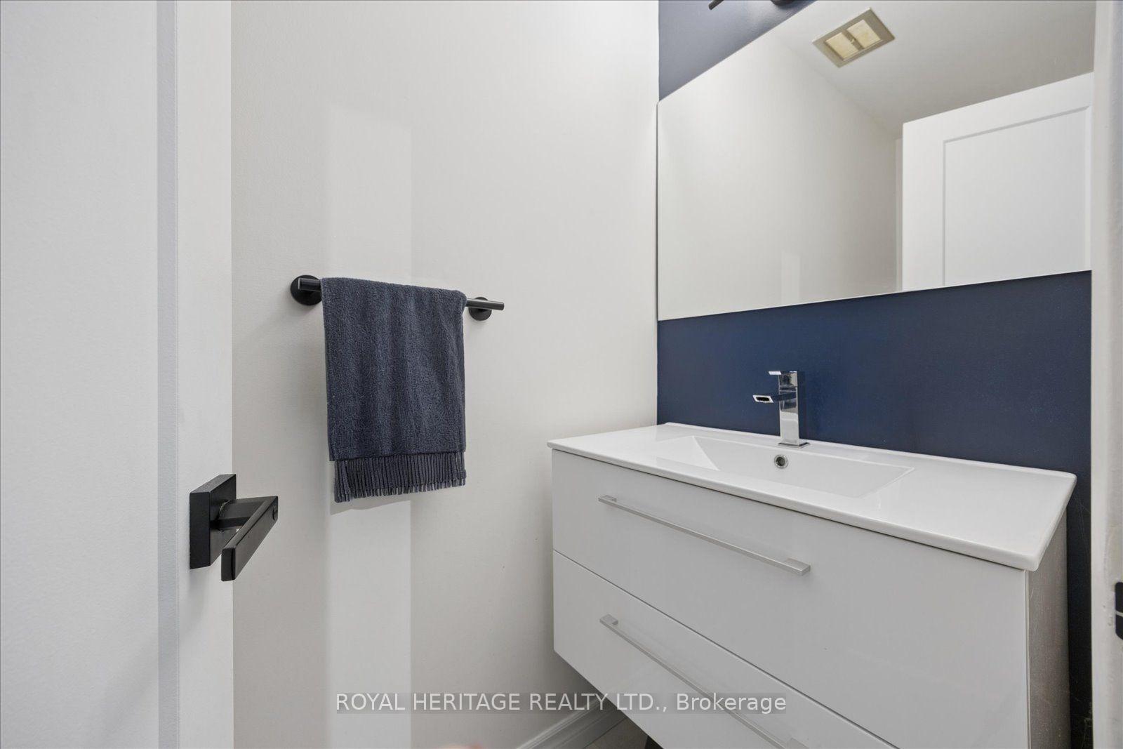 Photo 17 of Unit 105, 701 Burnhamthorpe Road, Etobicoke, Markland Wood — HOMEH