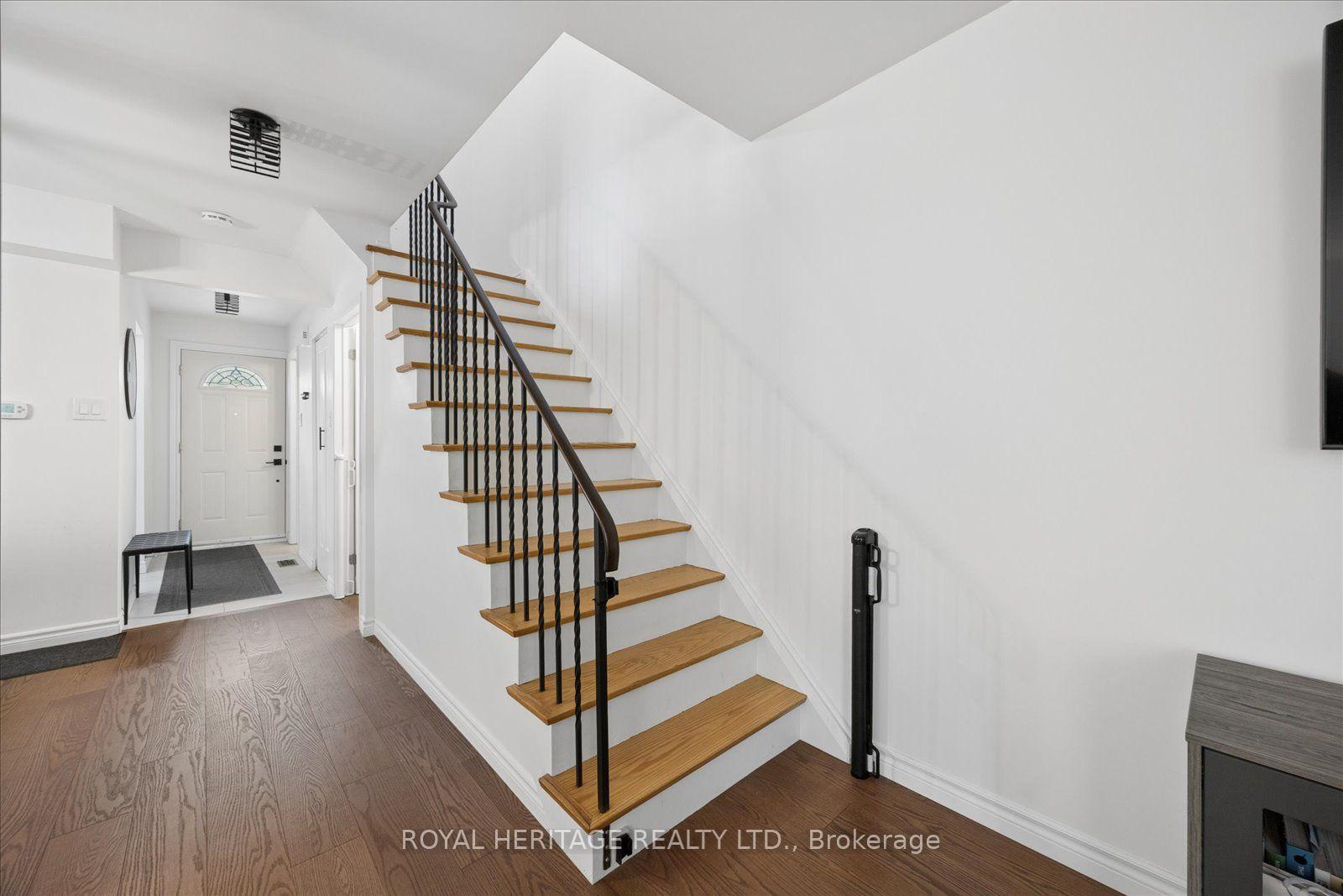 Photo 18 of Unit 105, 701 Burnhamthorpe Road, Etobicoke, Markland Wood — HOMEH